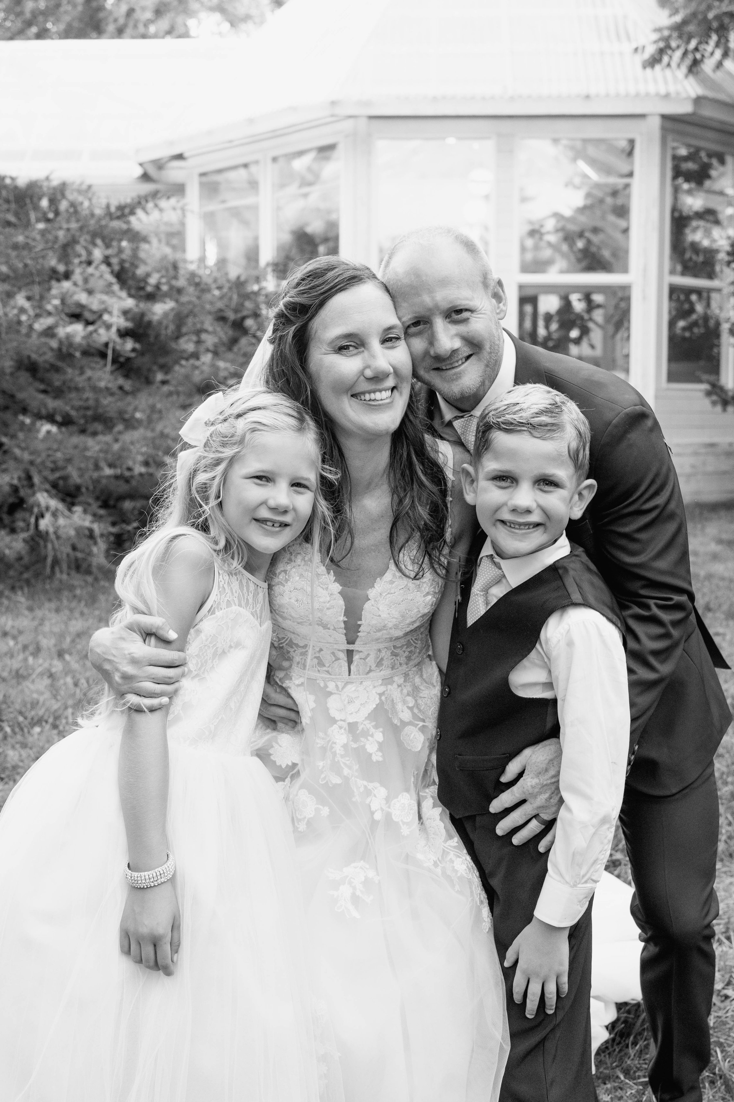 rochelle-neal-micro-wedding-iris-aisle-winterset-iowa-raelyn-ramey-photography-252.jpg