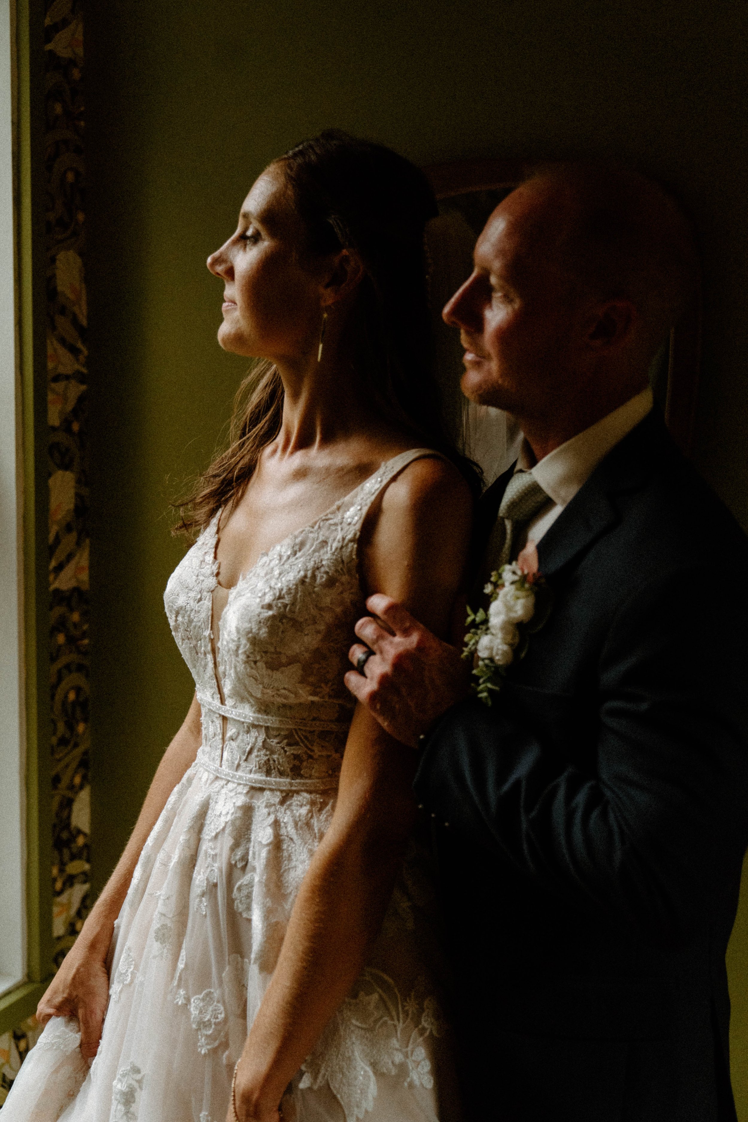 rochelle-neal-micro-wedding-iris-aisle-winterset-iowa-raelyn-ramey-photography-275.jpg