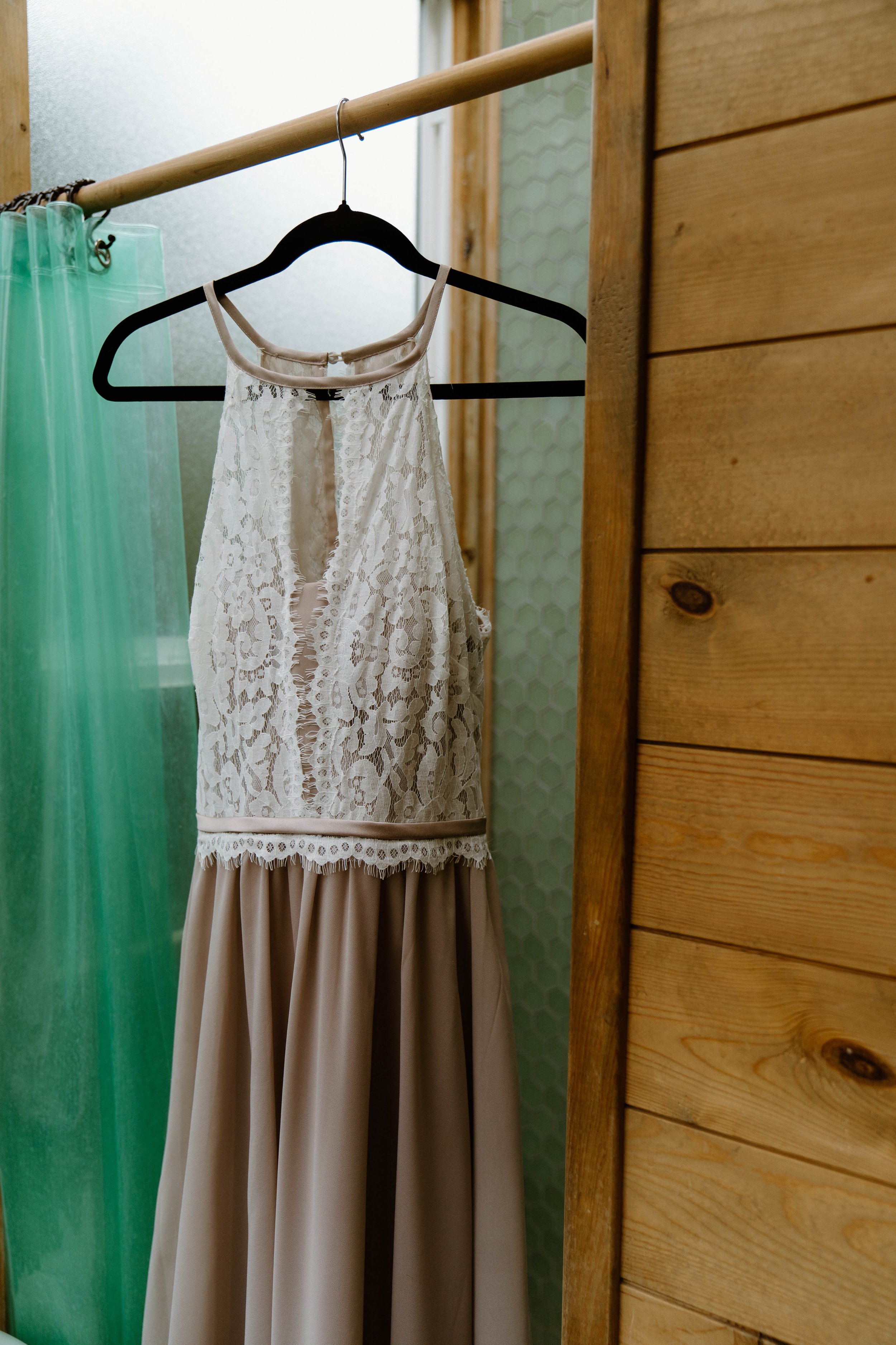 leanna-travis-elopement-iris-aisle-winterset-iowa-raelyn-ramey-photography-12.jpg