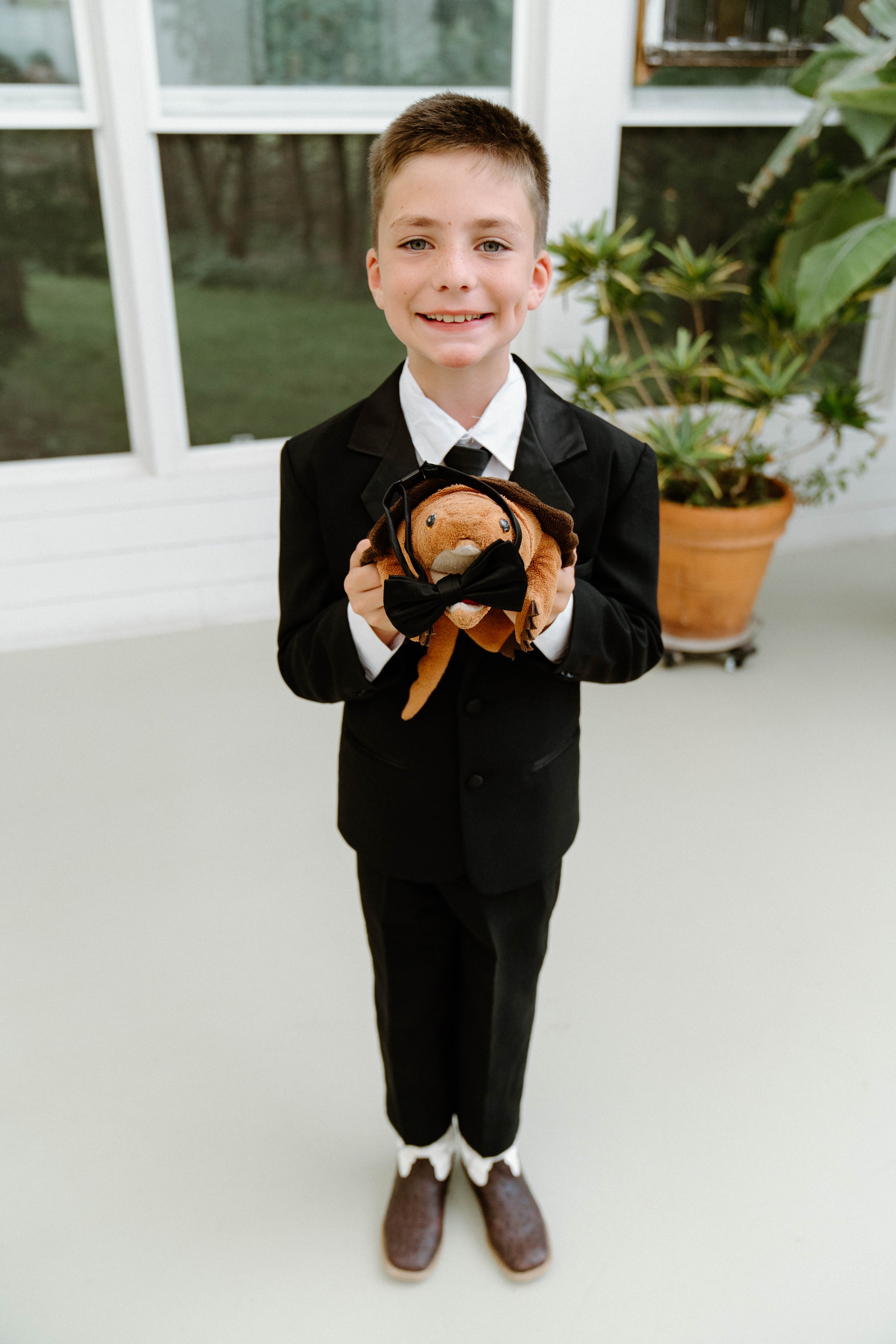 leanna-travis-elopement-iris-aisle-winterset-iowa-raelyn-ramey-photography-17.jpg