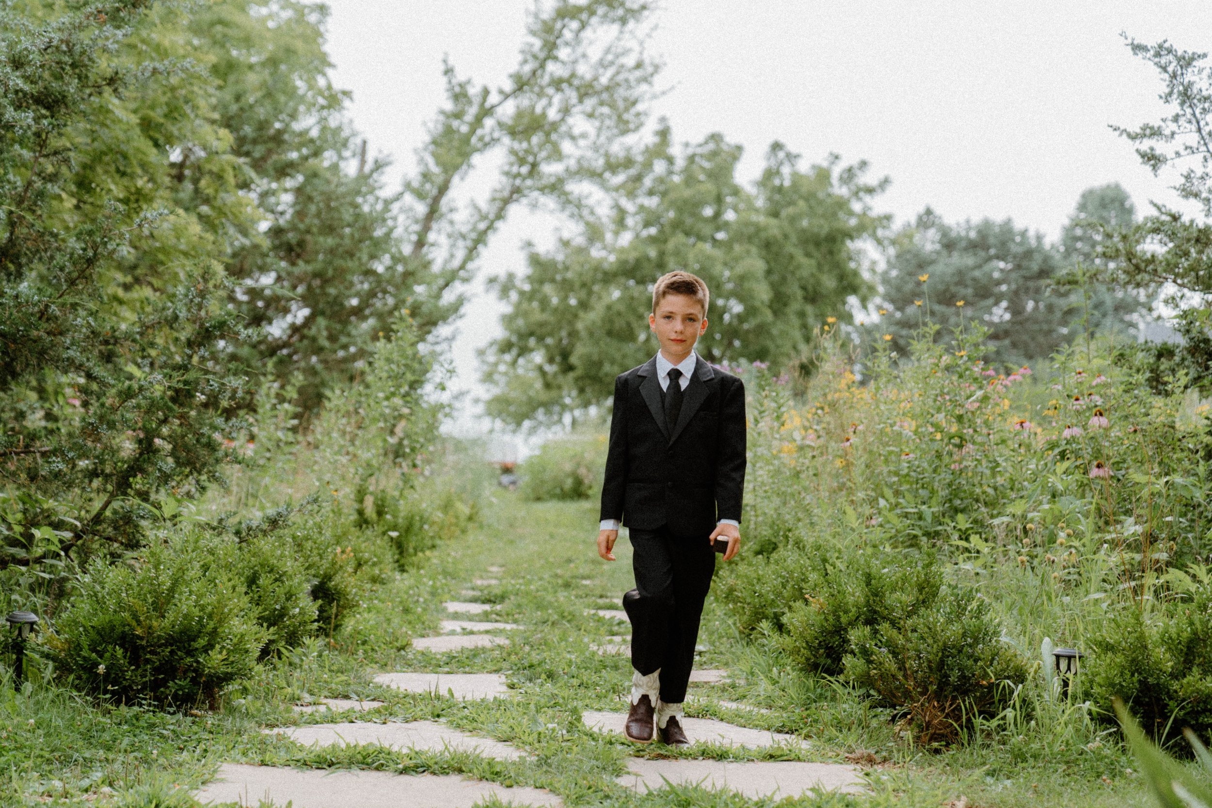 leanna-travis-elopement-iris-aisle-winterset-iowa-raelyn-ramey-photography-46.jpg