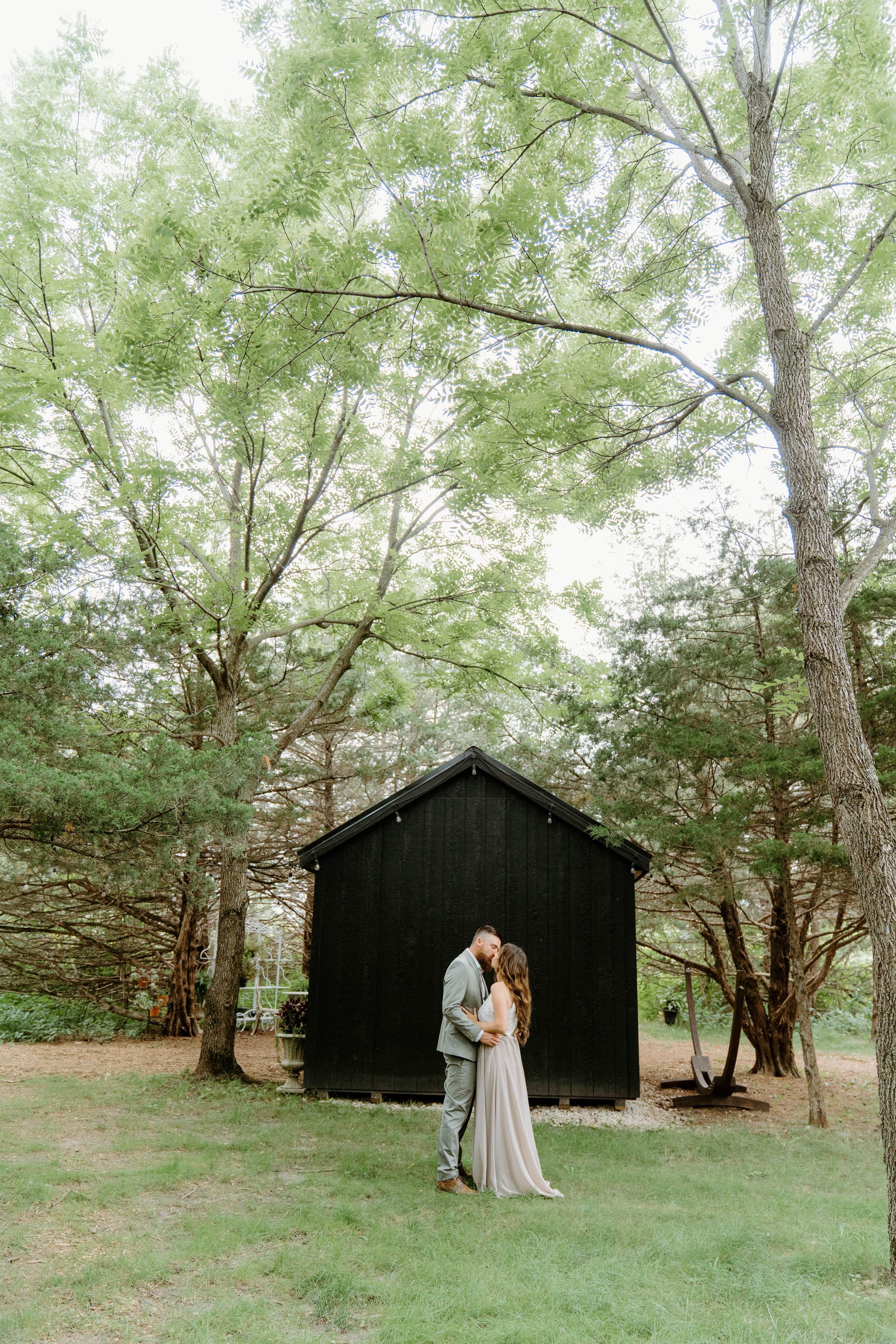 leanna-travis-elopement-iris-aisle-winterset-iowa-raelyn-ramey-photography-129.jpg