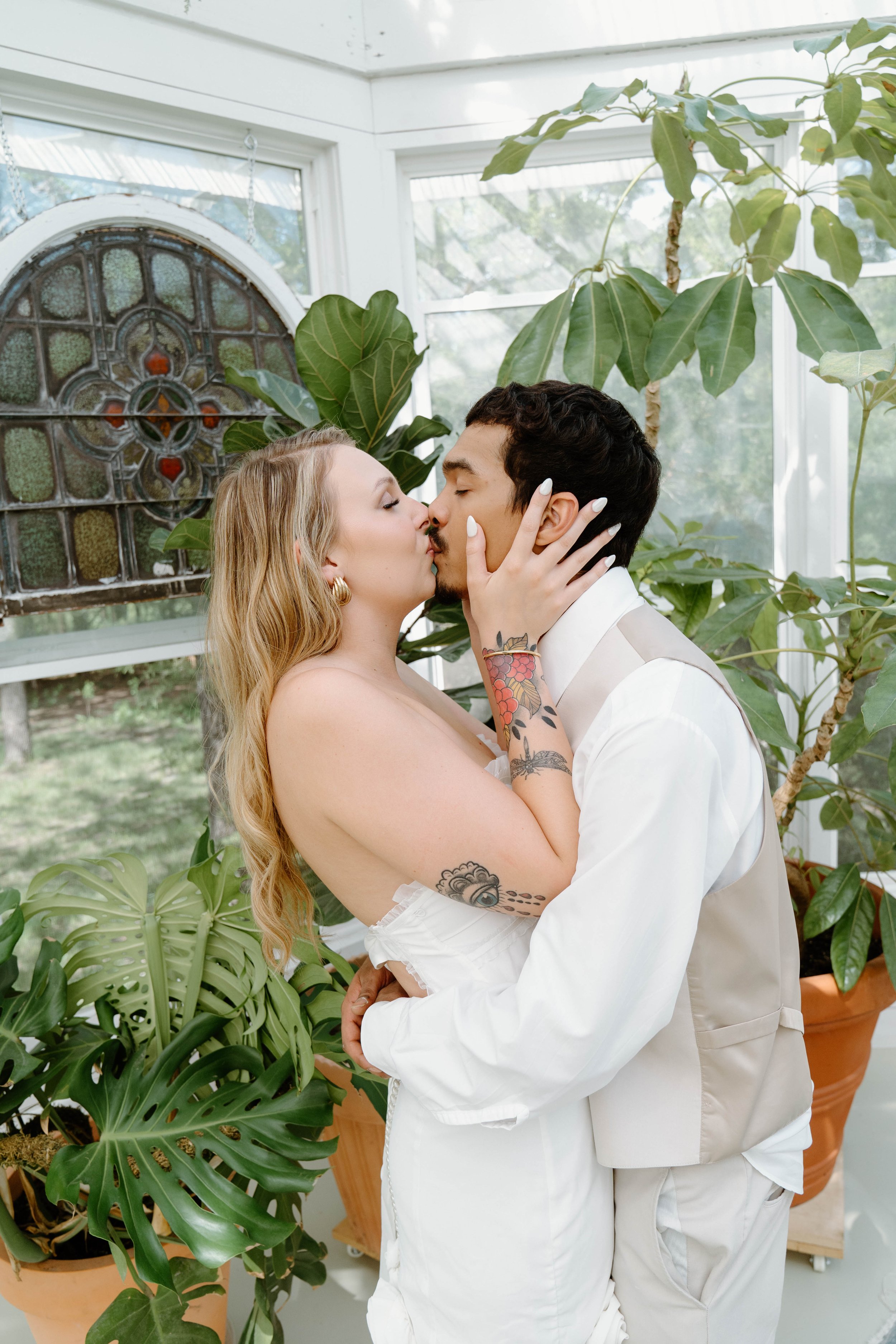 shelby-jordan-elopement-iris-aisle-winterset-iowa-raelyn-ramey-photography-178.jpg