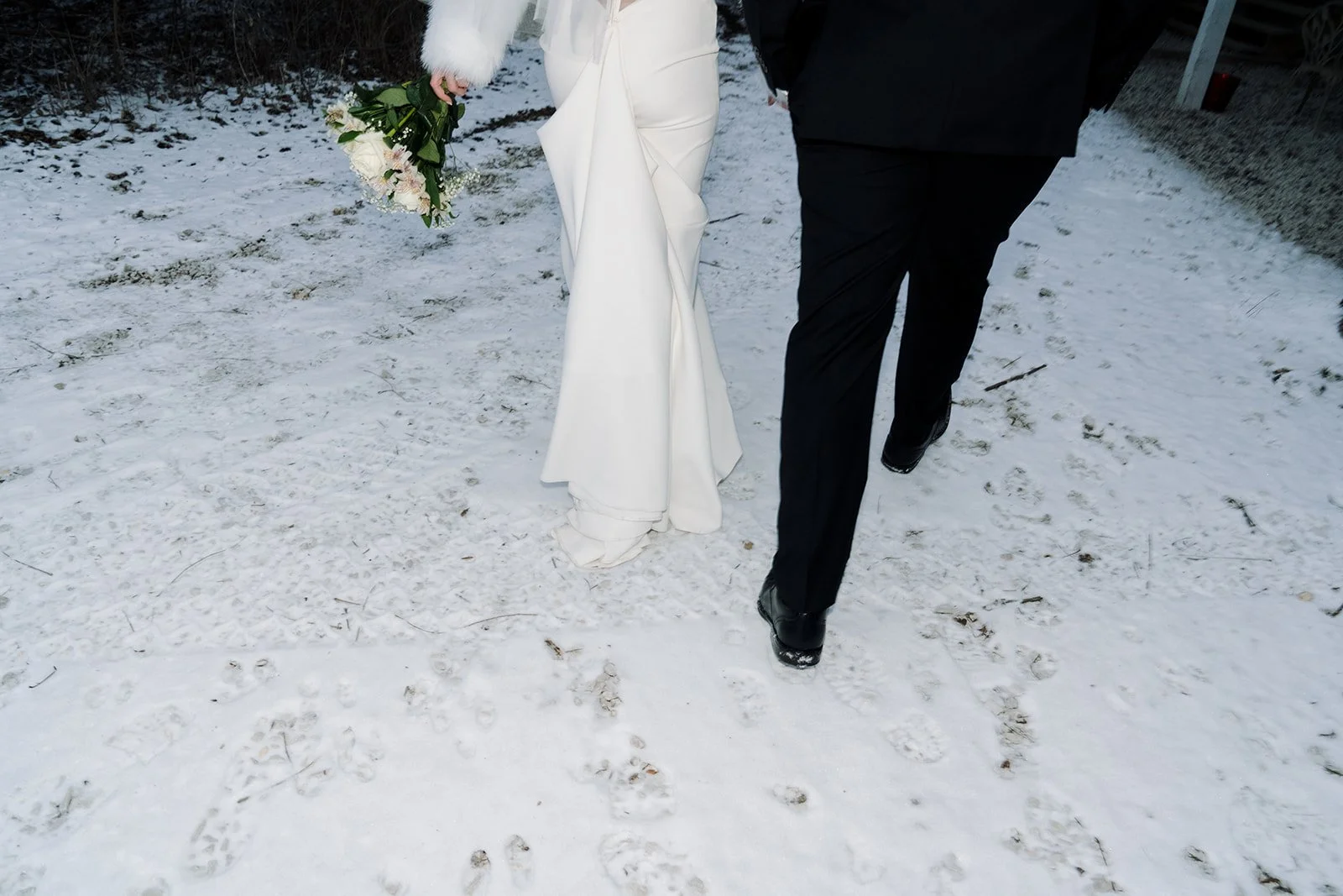 alyssaleicht-maya-wade-iris-aisle-elopement-2025-01-04-02520.jpg