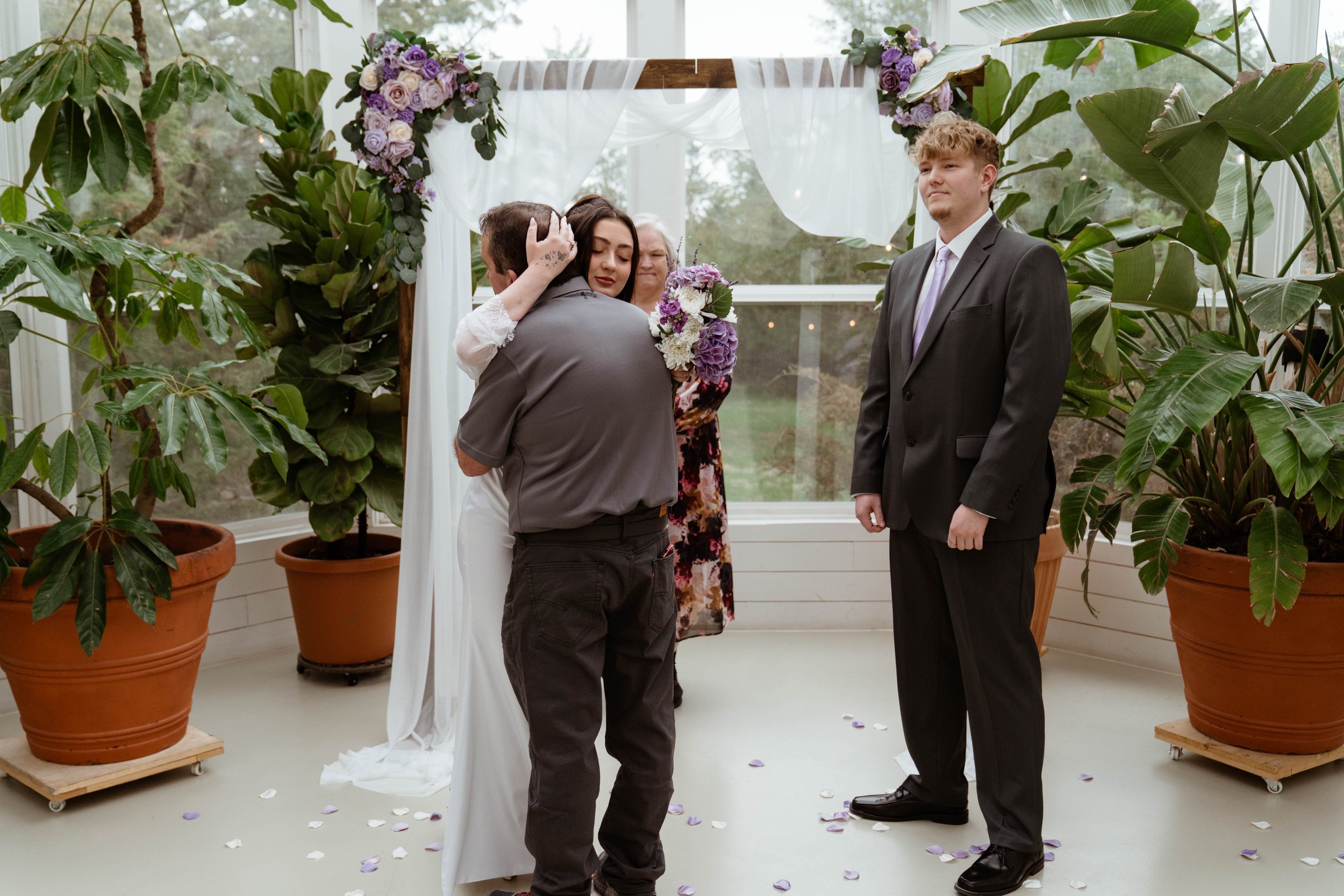 nikki-mager-elopement-iris-aisle-winterset-iowa-raelyn-ramey-photography-39.jpg