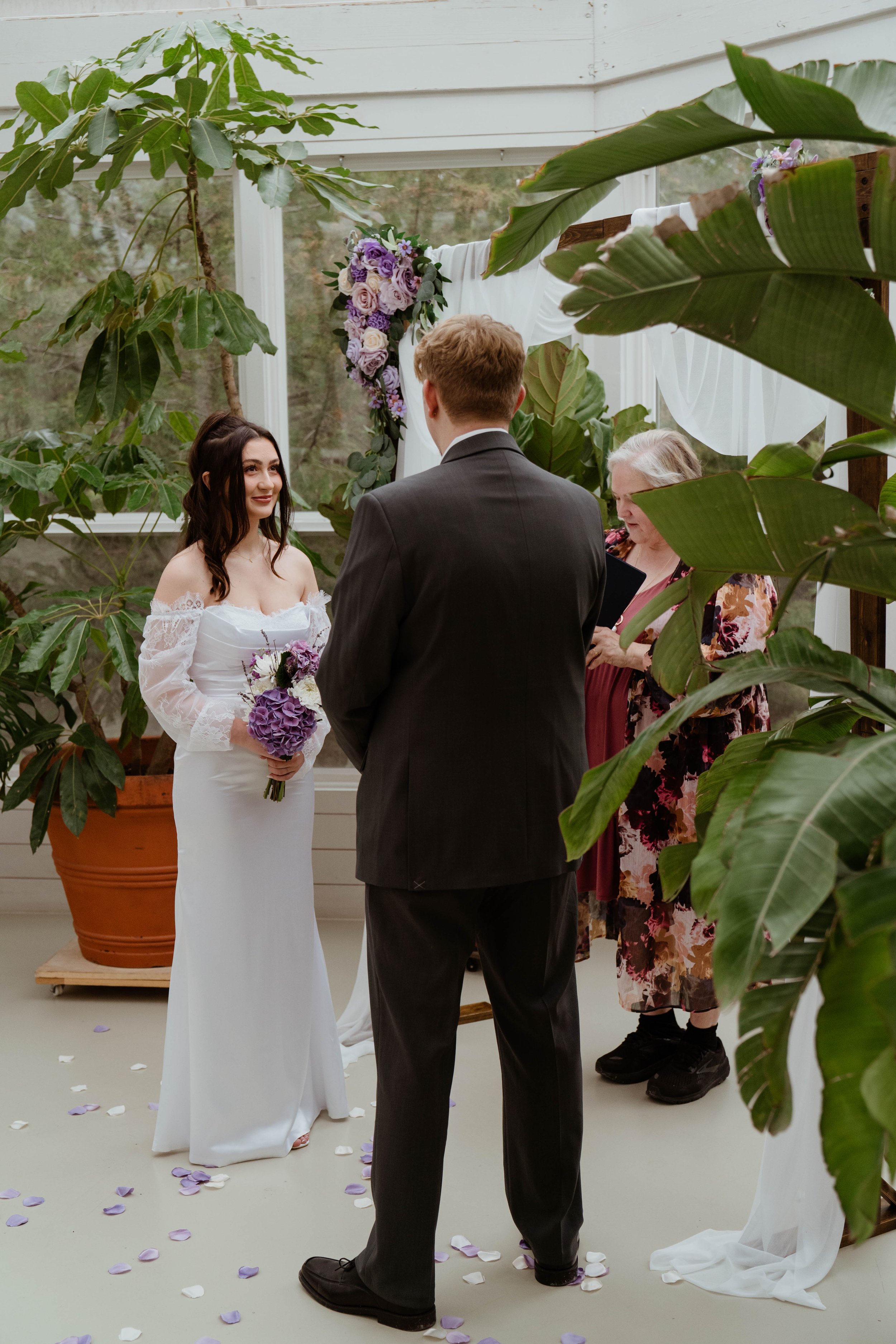 nikki-mager-elopement-iris-aisle-winterset-iowa-raelyn-ramey-photography-51.jpg