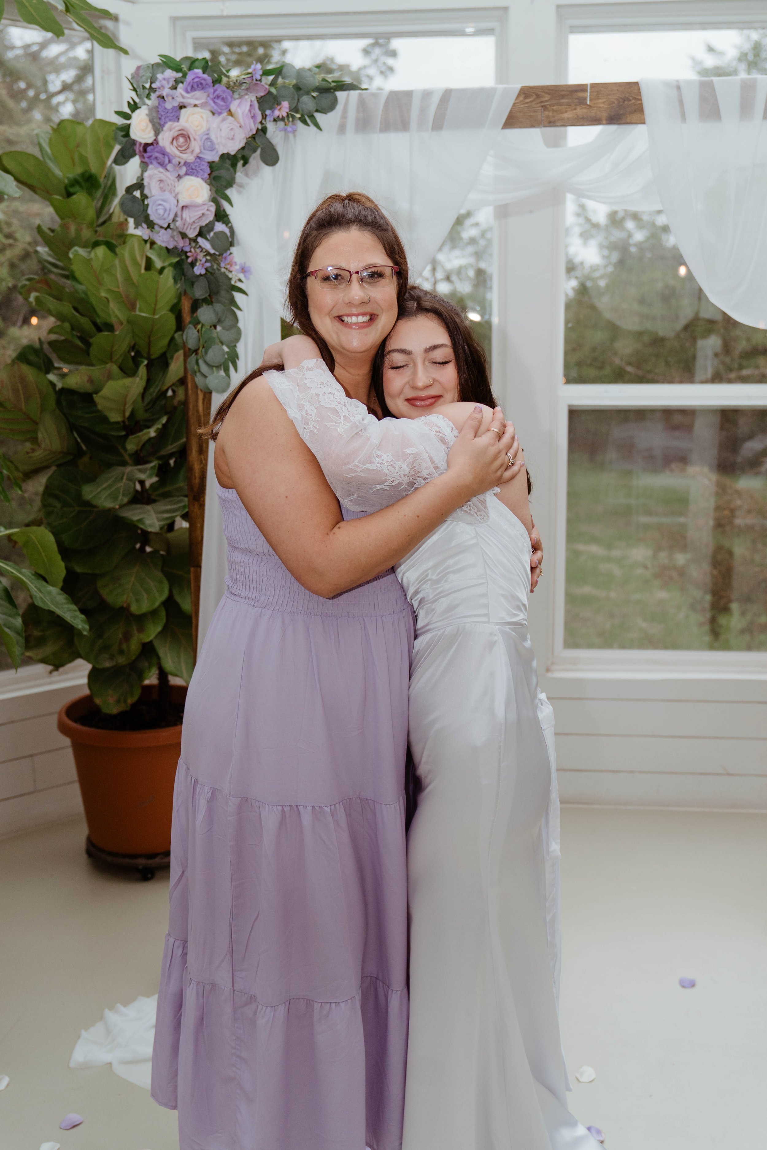 nikki-mager-elopement-iris-aisle-winterset-iowa-raelyn-ramey-photography-97.jpg