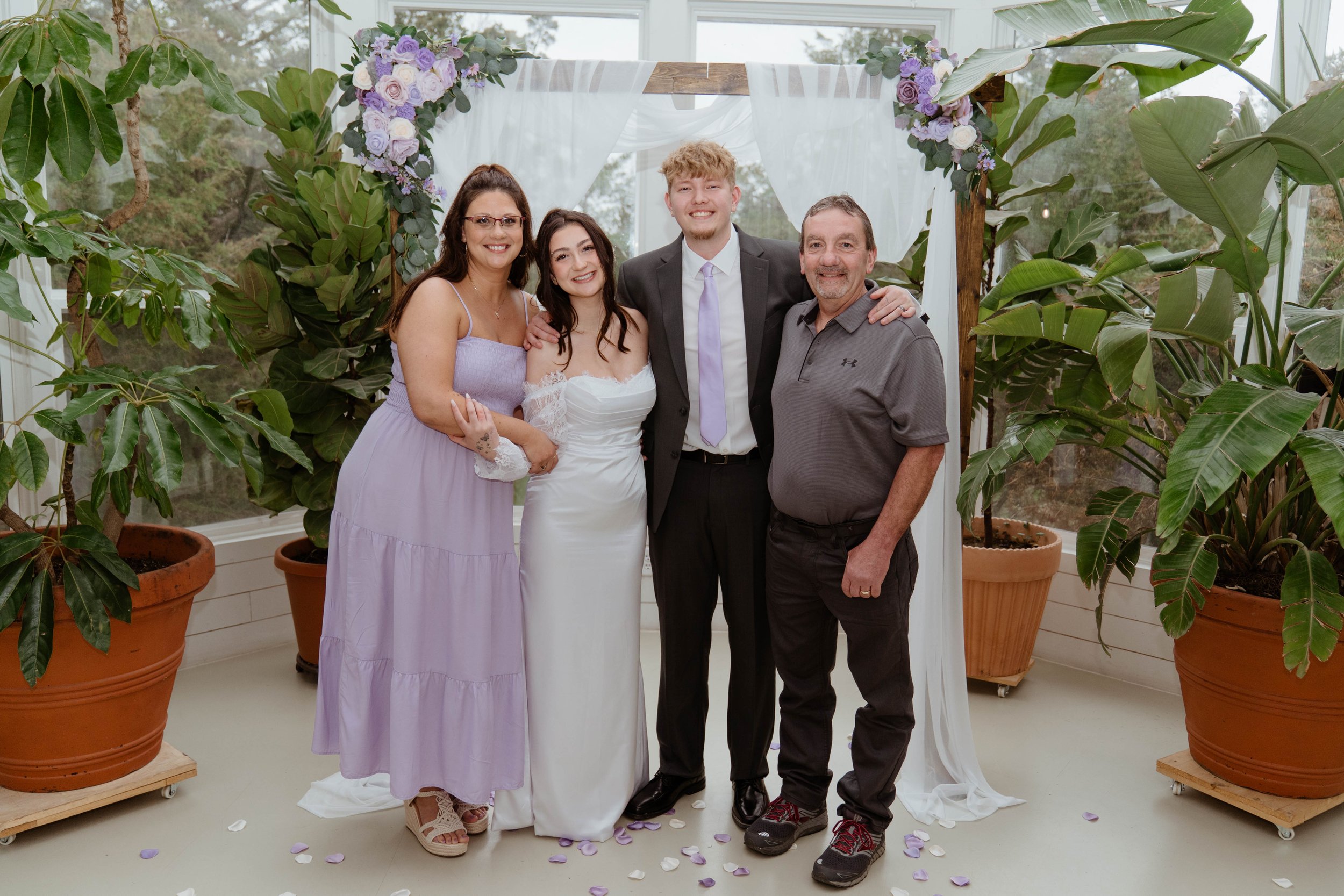 nikki-mager-elopement-iris-aisle-winterset-iowa-raelyn-ramey-photography-107.jpg