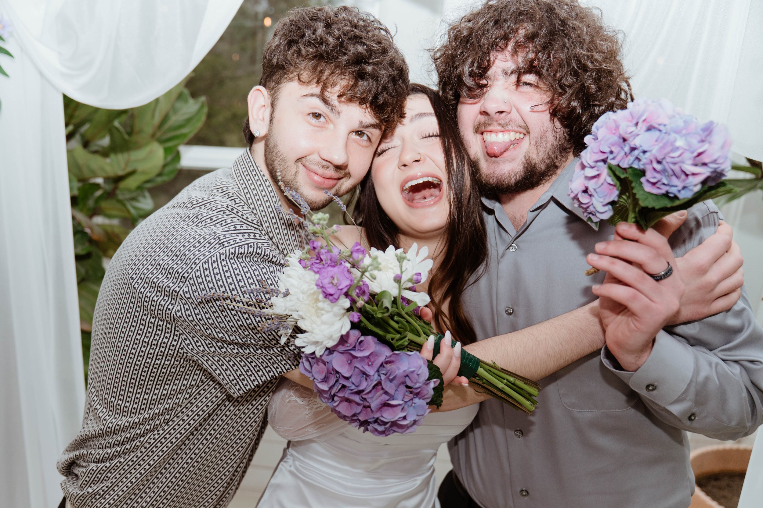 nikki-mager-elopement-iris-aisle-winterset-iowa-raelyn-ramey-photography-117.jpg