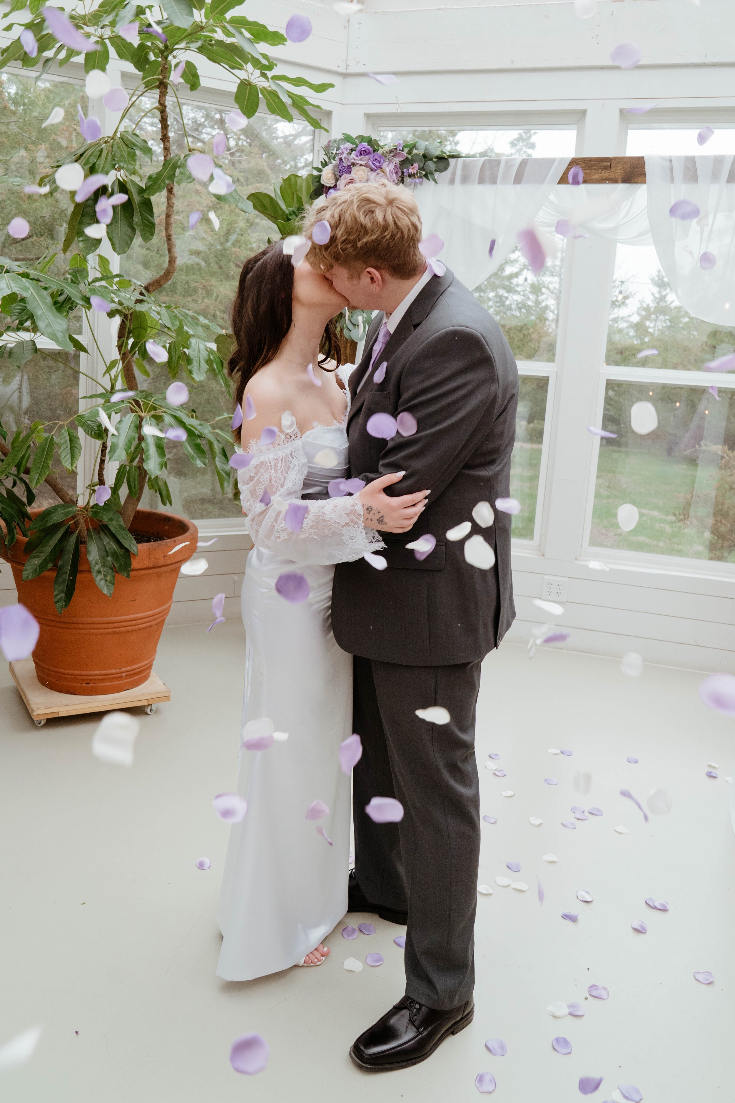 nikki-mager-elopement-iris-aisle-winterset-iowa-raelyn-ramey-photography-162.jpg