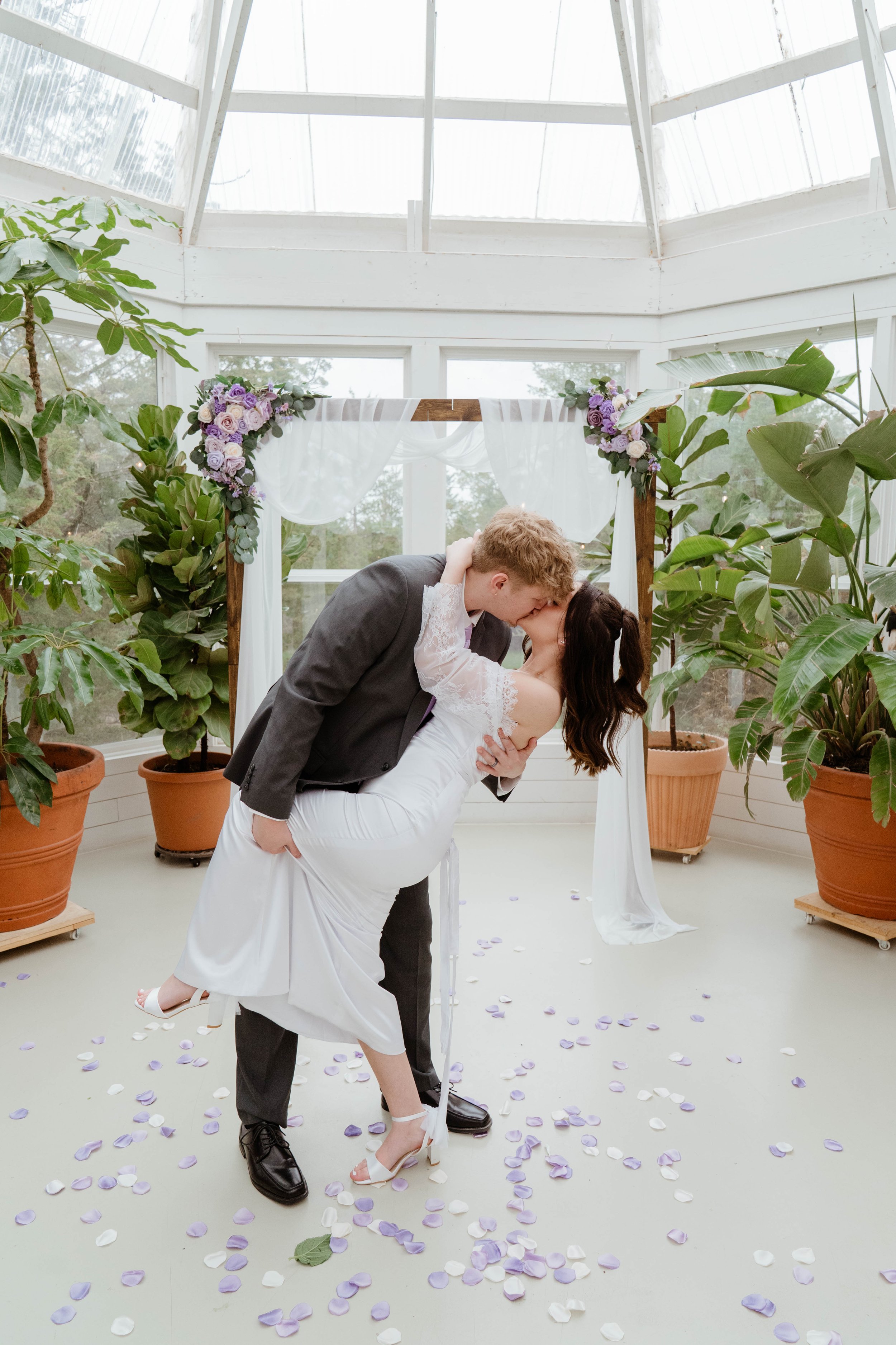 nikki-mager-elopement-iris-aisle-winterset-iowa-raelyn-ramey-photography-163.jpg
