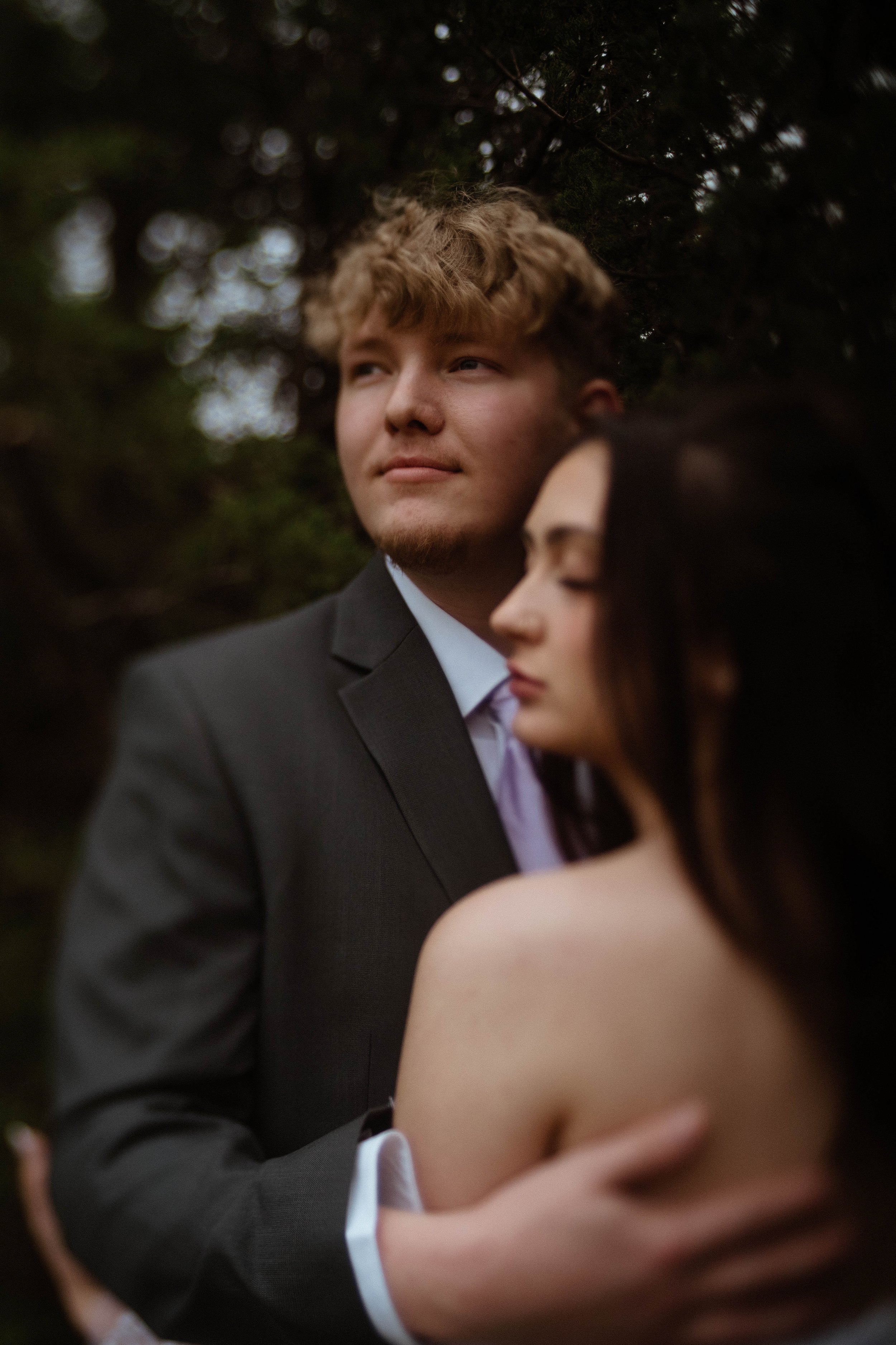 nikki-mager-elopement-iris-aisle-winterset-iowa-raelyn-ramey-photography-210.jpg