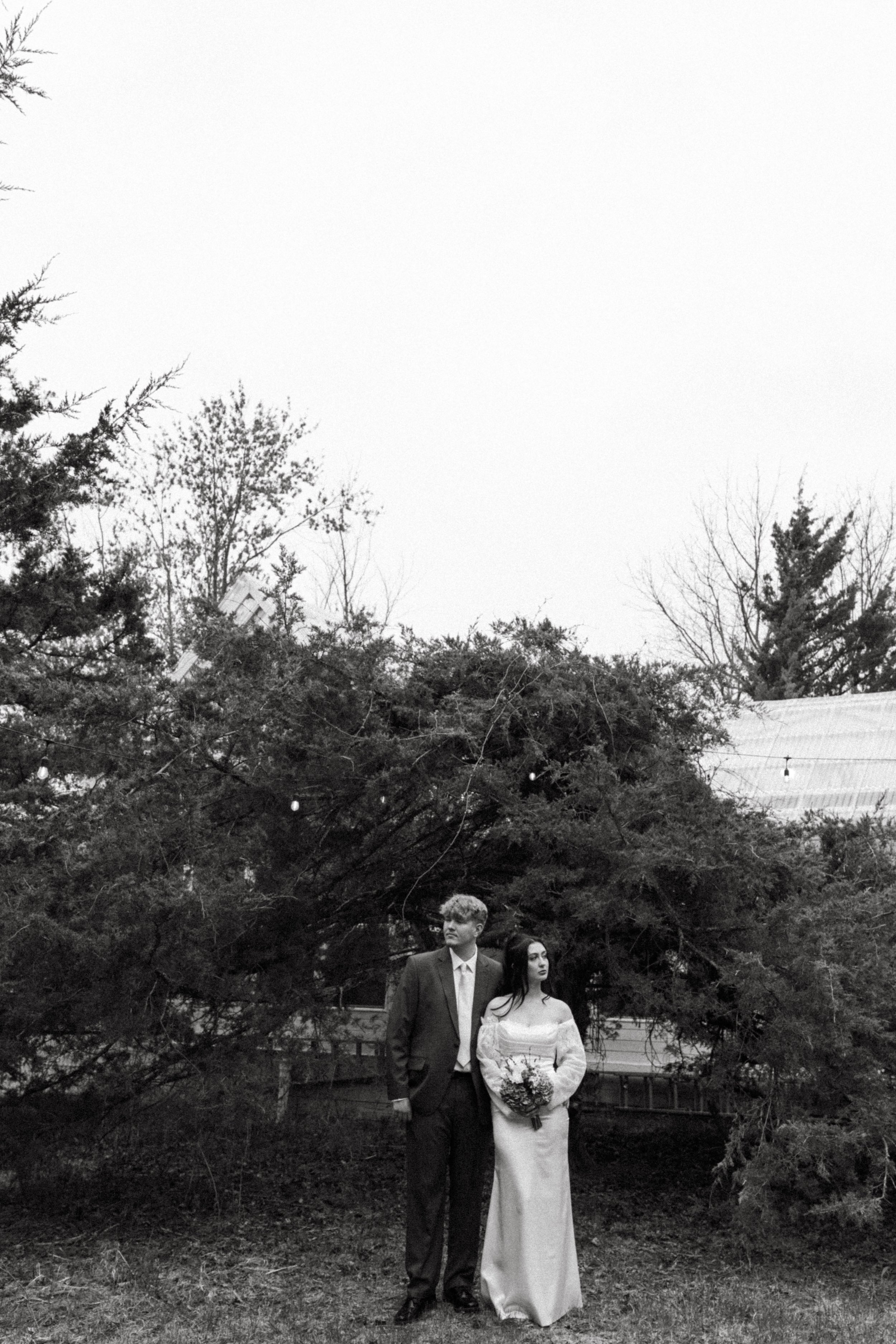 nikki-mager-elopement-iris-aisle-winterset-iowa-raelyn-ramey-photography-235.jpg