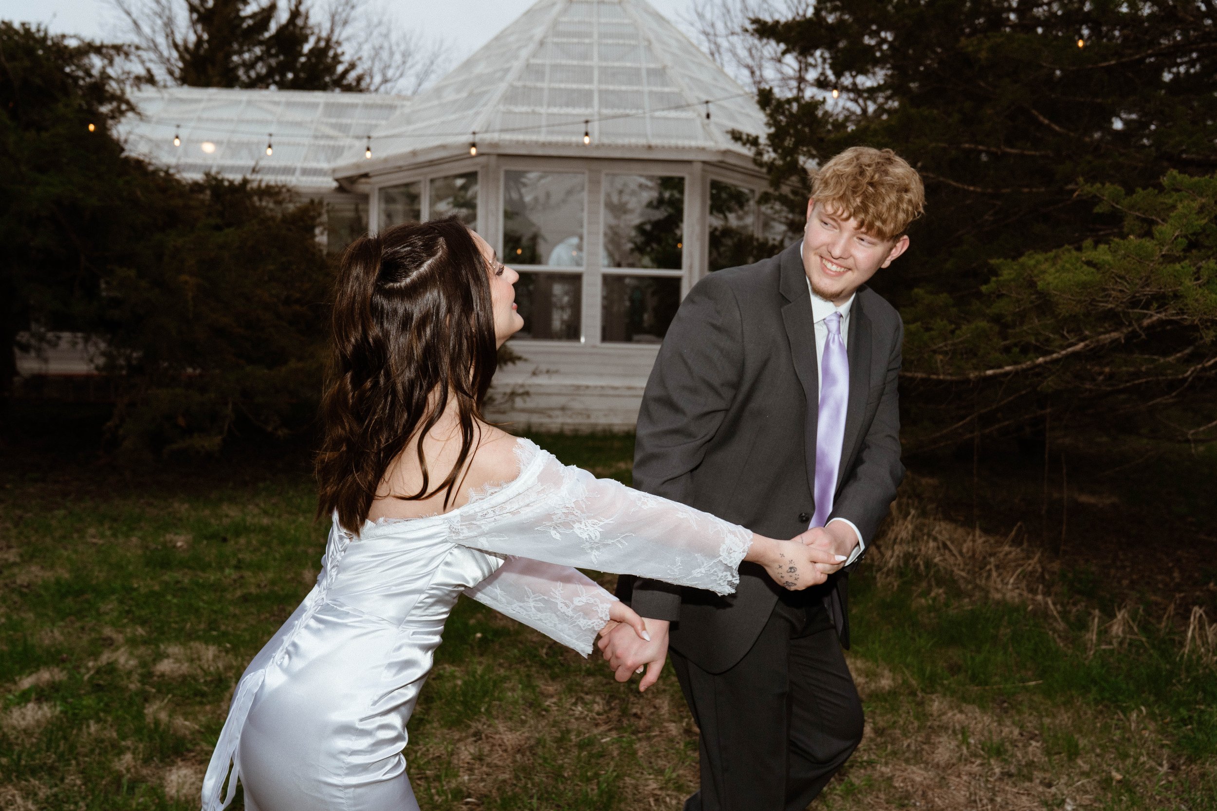 nikki-mager-elopement-iris-aisle-winterset-iowa-raelyn-ramey-photography-256.jpg