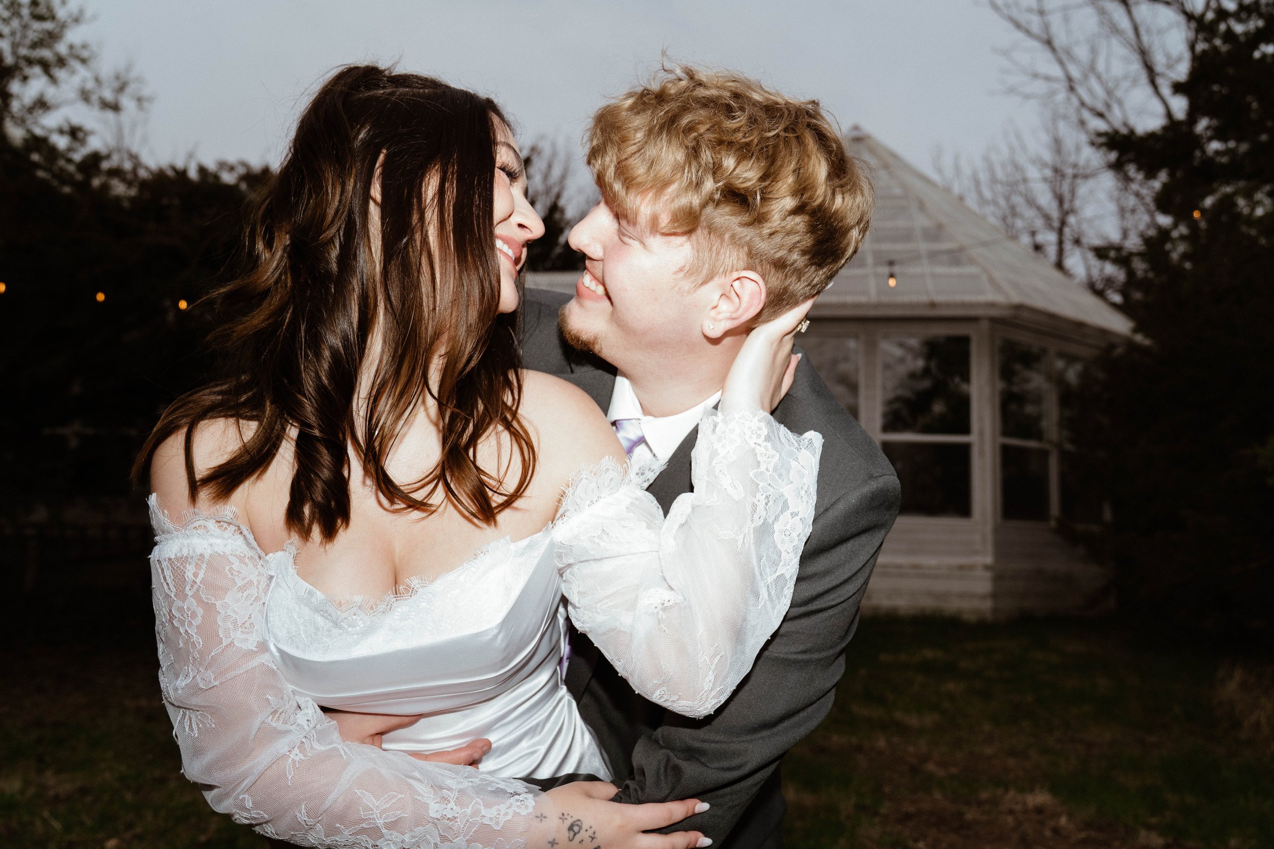 nikki-mager-elopement-iris-aisle-winterset-iowa-raelyn-ramey-photography-263.jpg