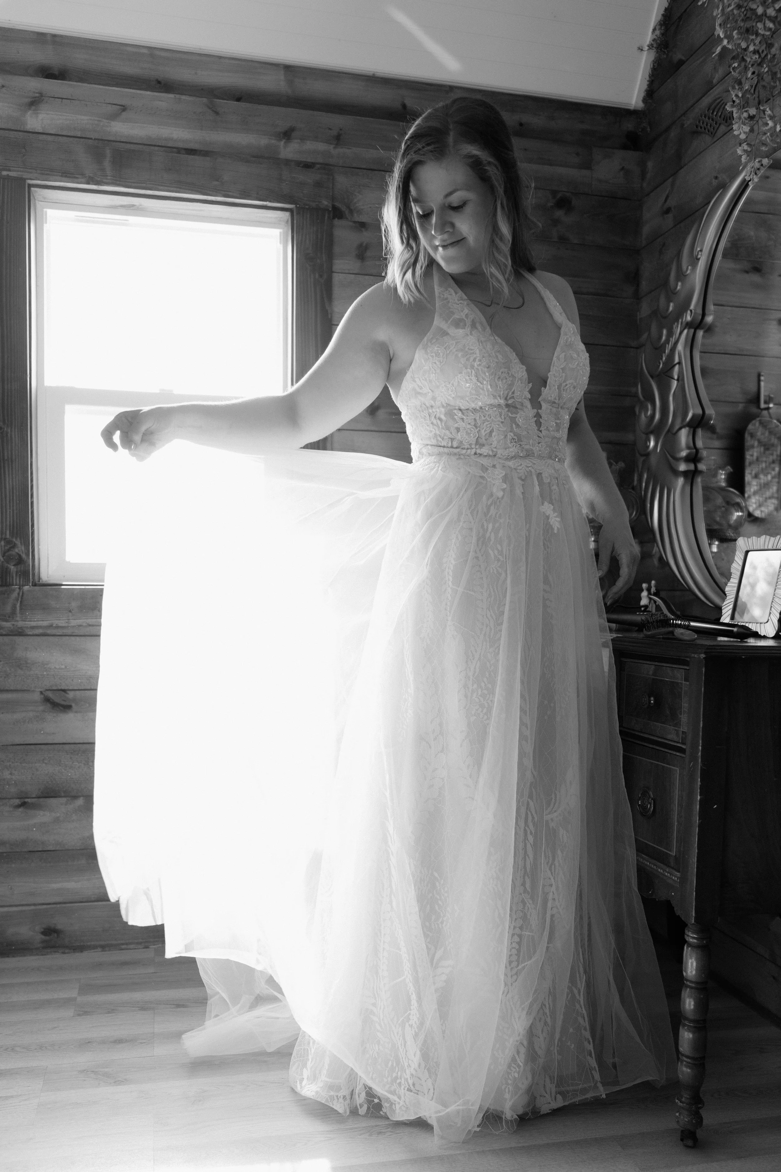 carissa-maddie-elopement-iris-aisle-winterset-iowa-raelyn-ramey-photography-42.jpg