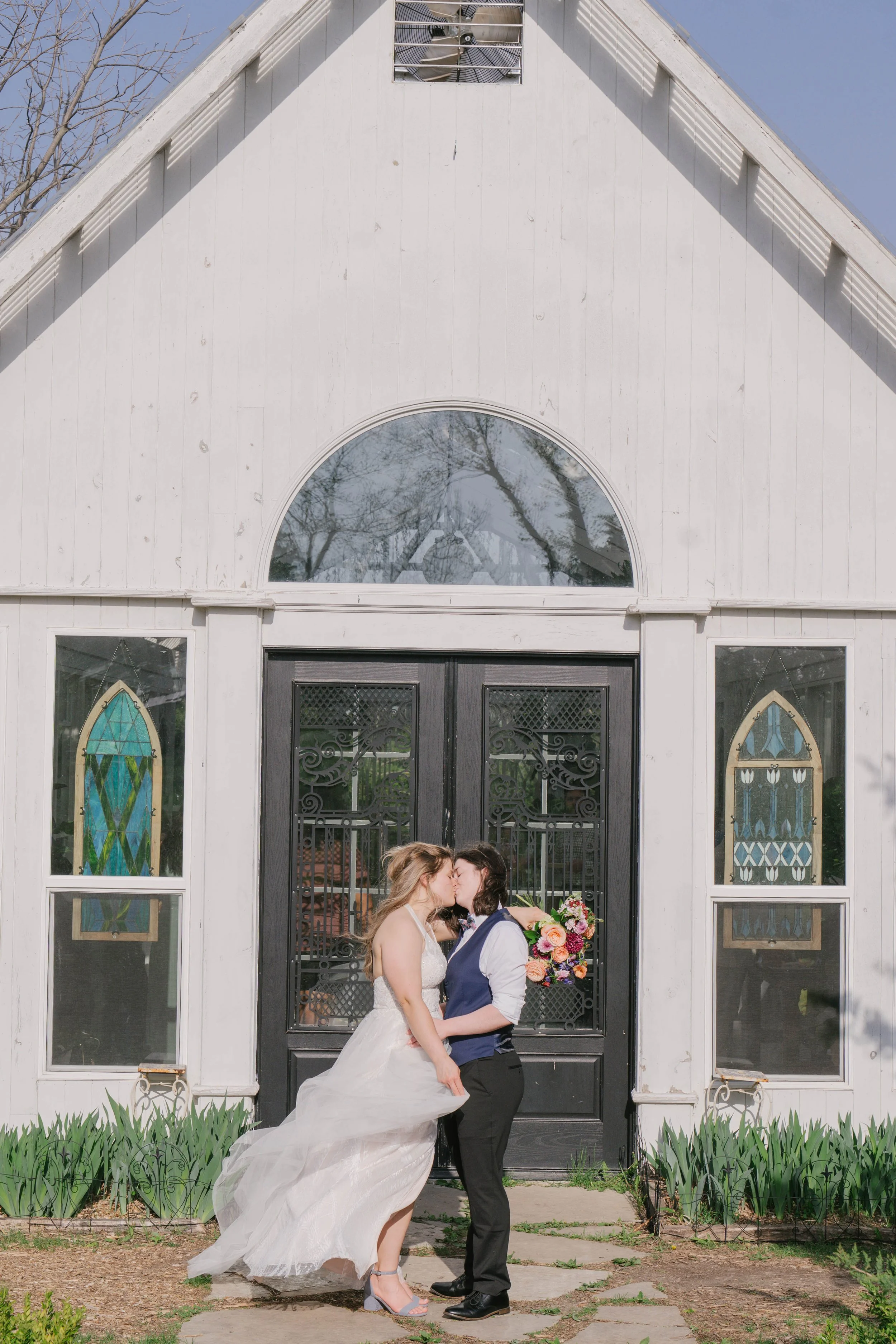 carissa-maddie-elopement-iris-aisle-winterset-iowa-raelyn-ramey-photography-365.jpg