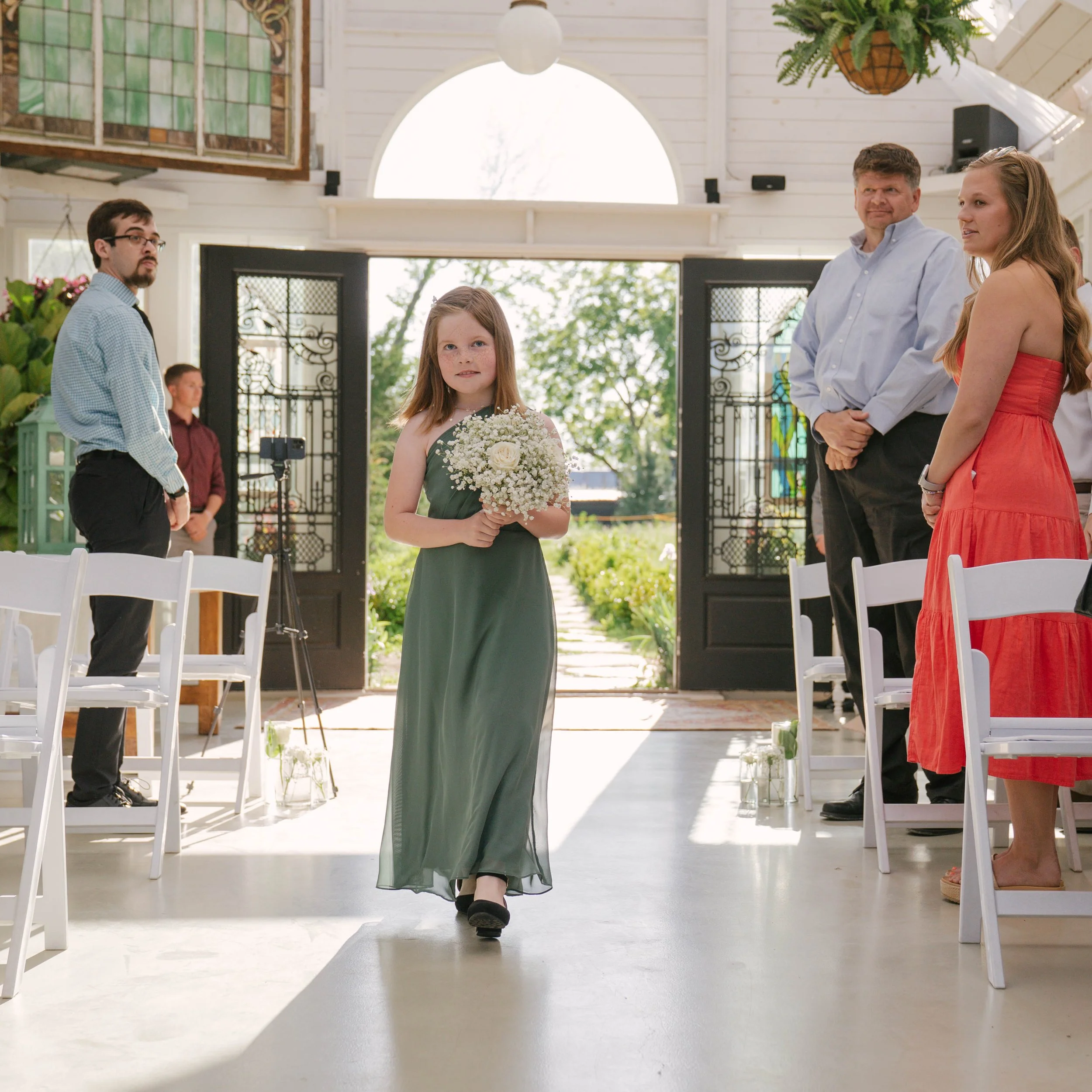 hannah-zac-micro-wedding-iris-aisle-winterset-iowa-raelyn-ramey-photography-80.jpg