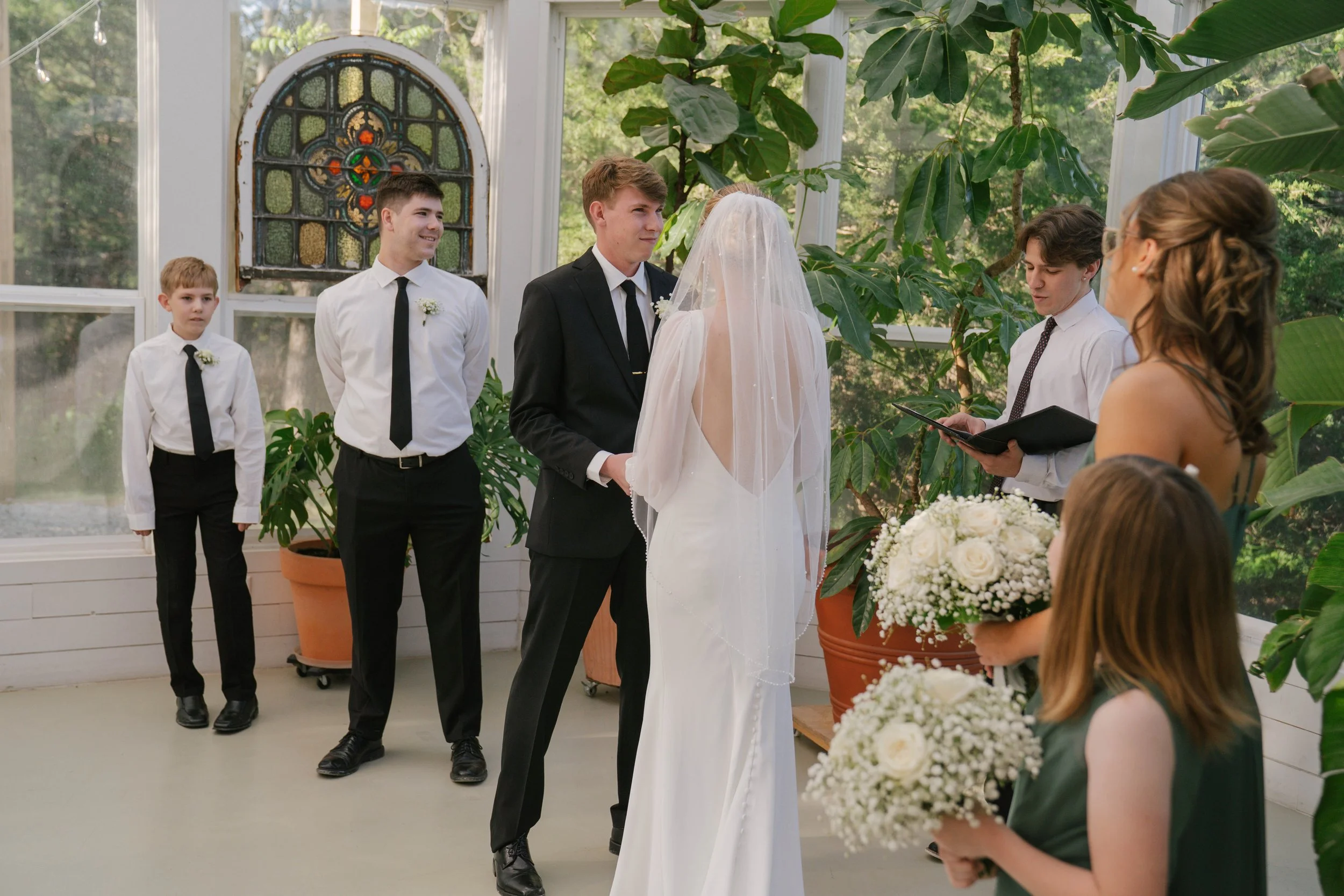 hannah-zac-micro-wedding-iris-aisle-winterset-iowa-raelyn-ramey-photography-113.jpg