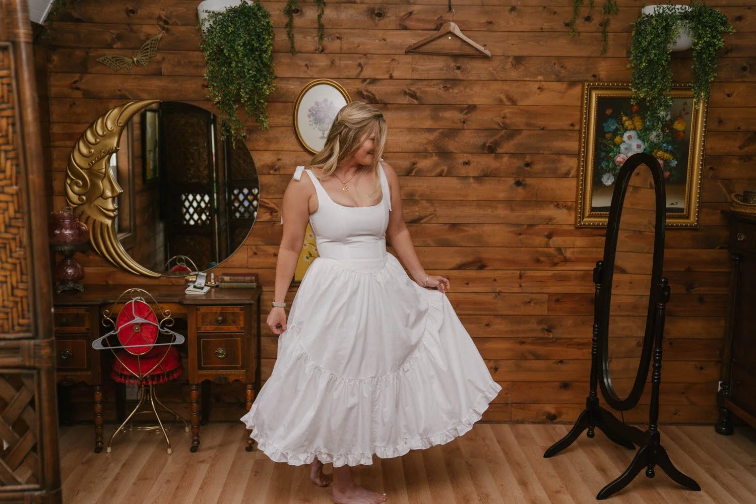emily-simon-elopement-iris-aisle-winterset-iowa-raelyn-ramey-photography-28.jpg