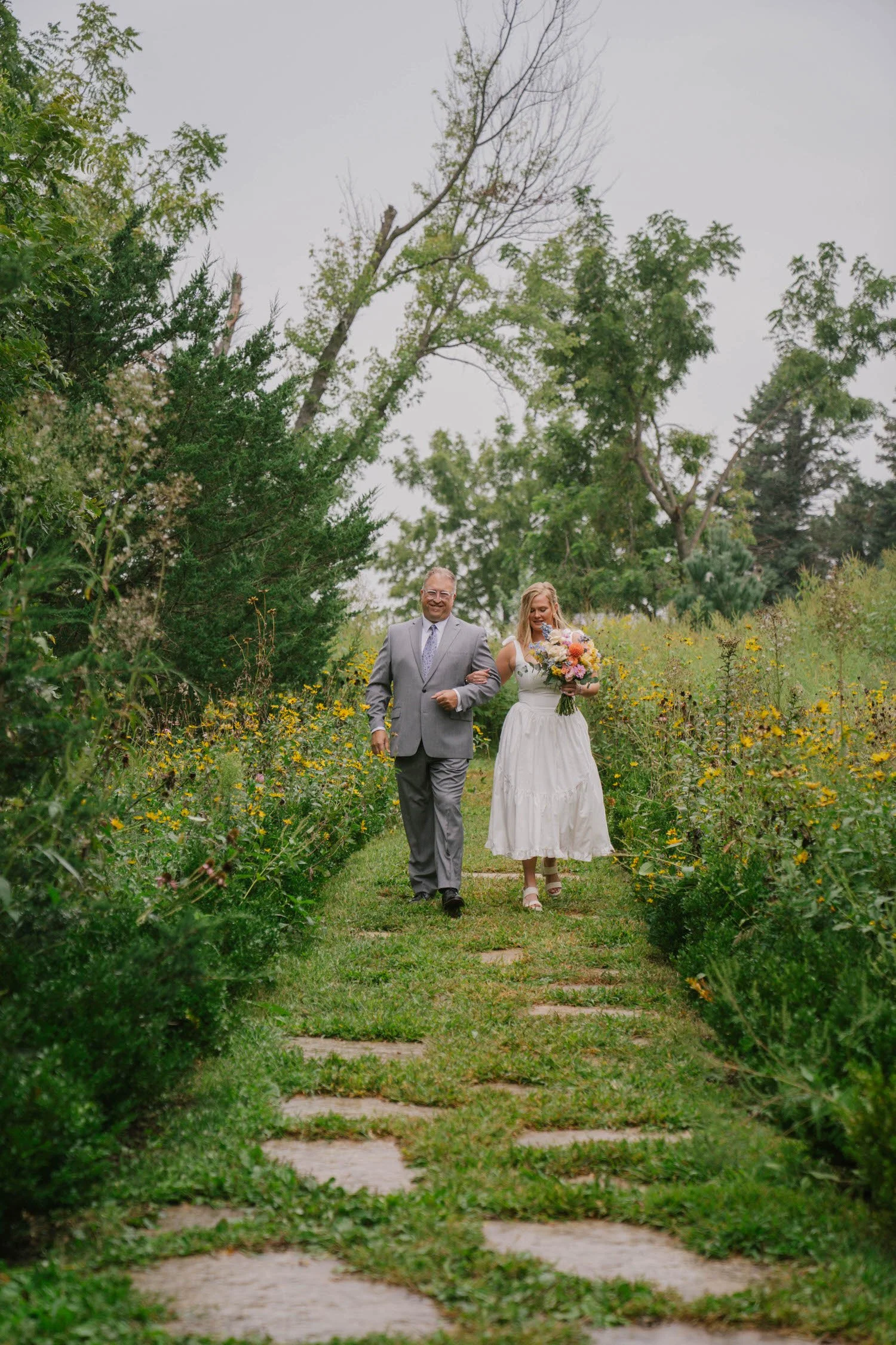 emily-simon-elopement-iris-aisle-winterset-iowa-raelyn-ramey-photography-48.jpg