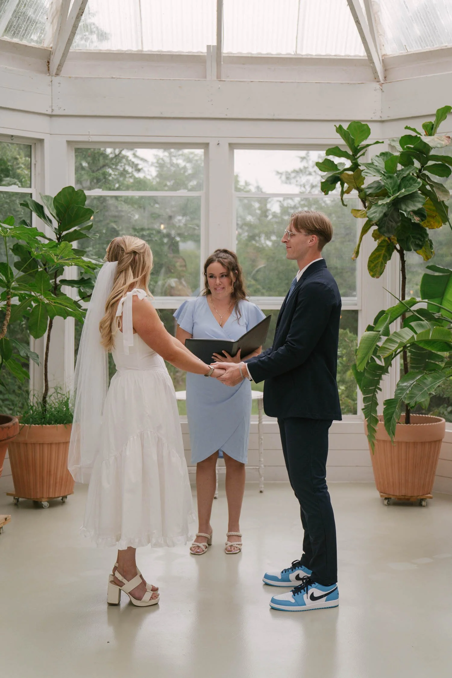 emily-simon-elopement-iris-aisle-winterset-iowa-raelyn-ramey-photography-67.jpg