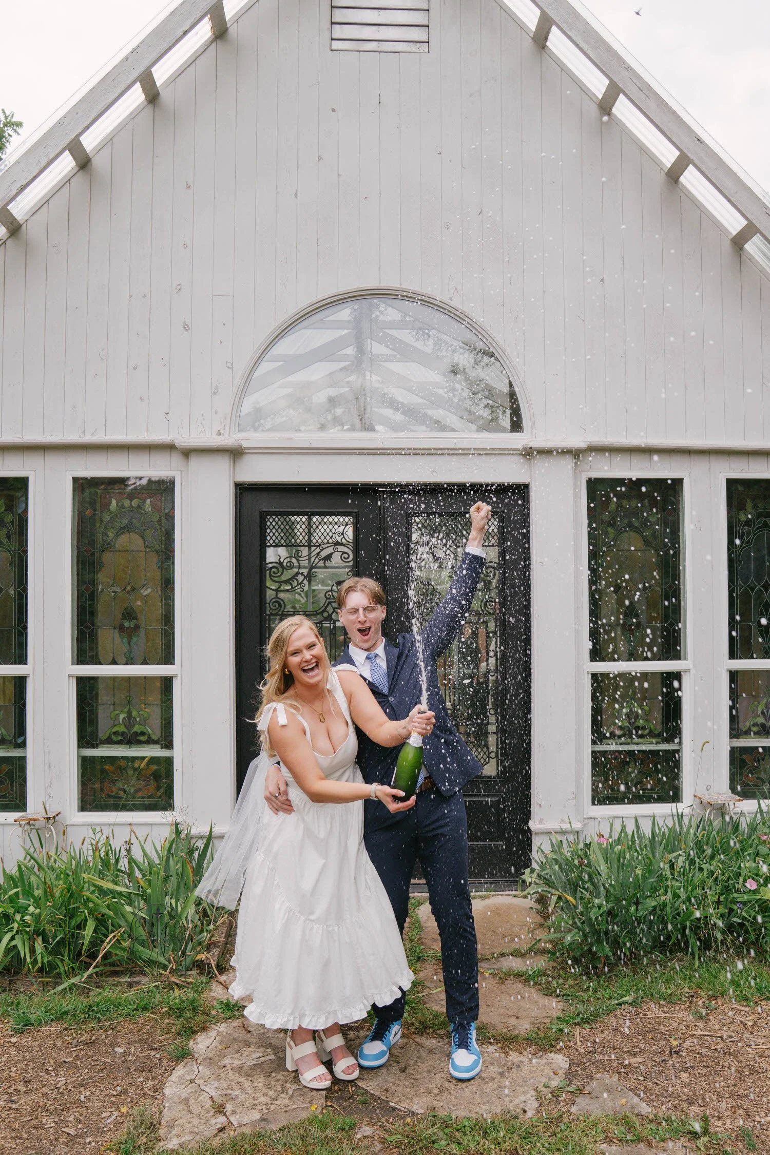 emily-simon-elopement-iris-aisle-winterset-iowa-raelyn-ramey-photography-181.jpg
