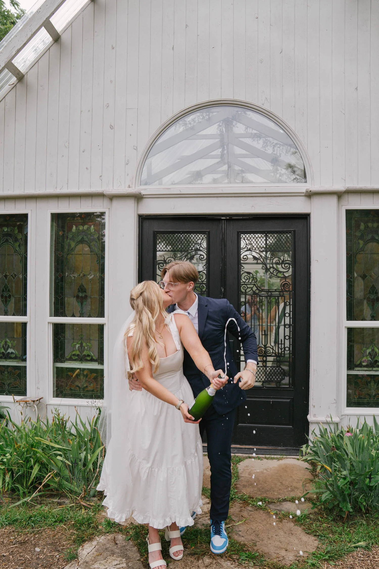 emily-simon-elopement-iris-aisle-winterset-iowa-raelyn-ramey-photography-183.jpg