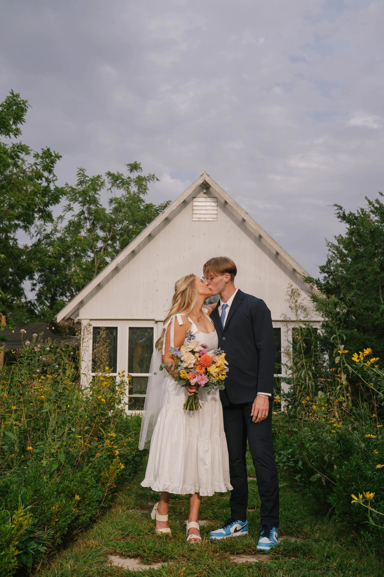 emily-simon-elopement-iris-aisle-winterset-iowa-raelyn-ramey-photography-241.jpg