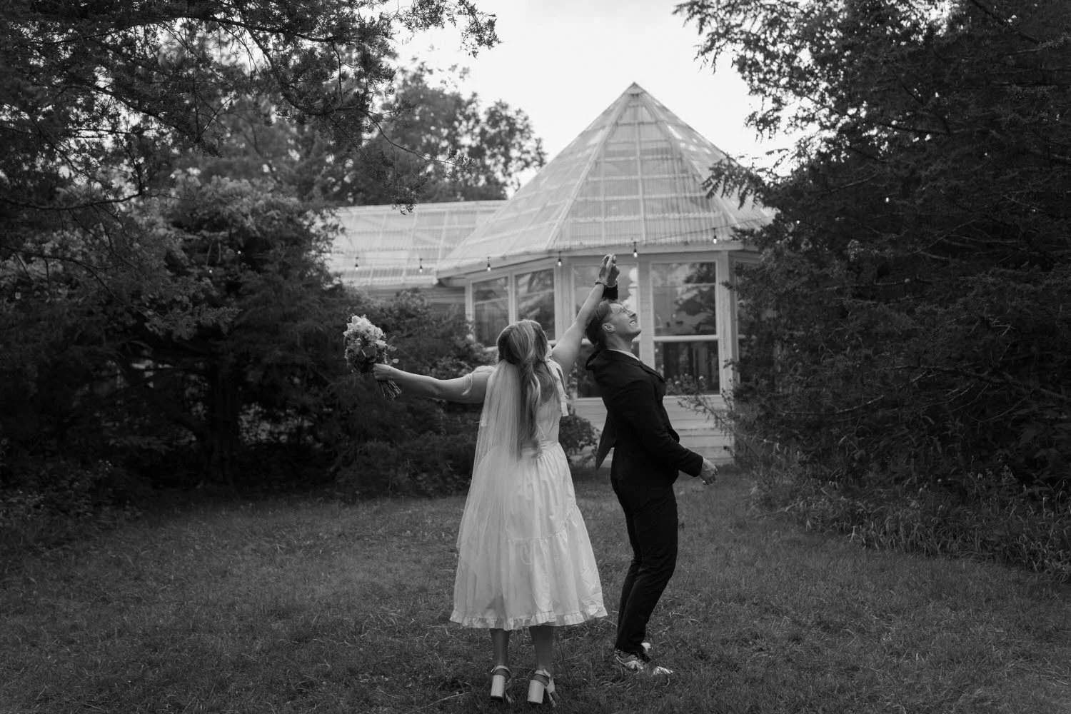 emily-simon-elopement-iris-aisle-winterset-iowa-raelyn-ramey-photography-271.jpg
