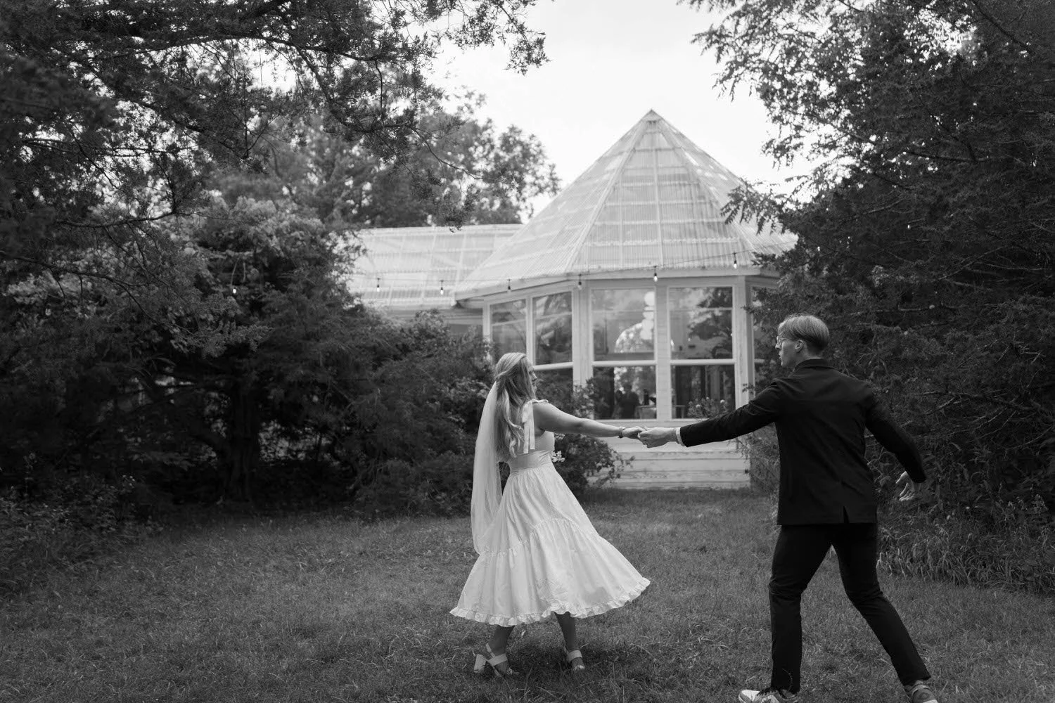 emily-simon-elopement-iris-aisle-winterset-iowa-raelyn-ramey-photography-272.jpg
