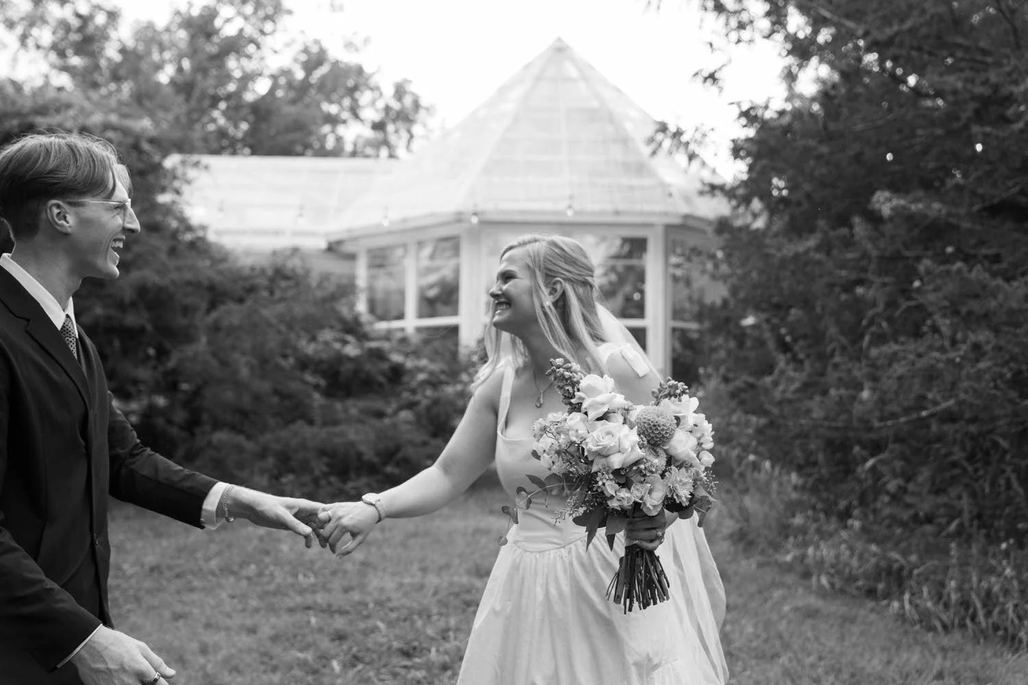 emily-simon-elopement-iris-aisle-winterset-iowa-raelyn-ramey-photography-275.jpg