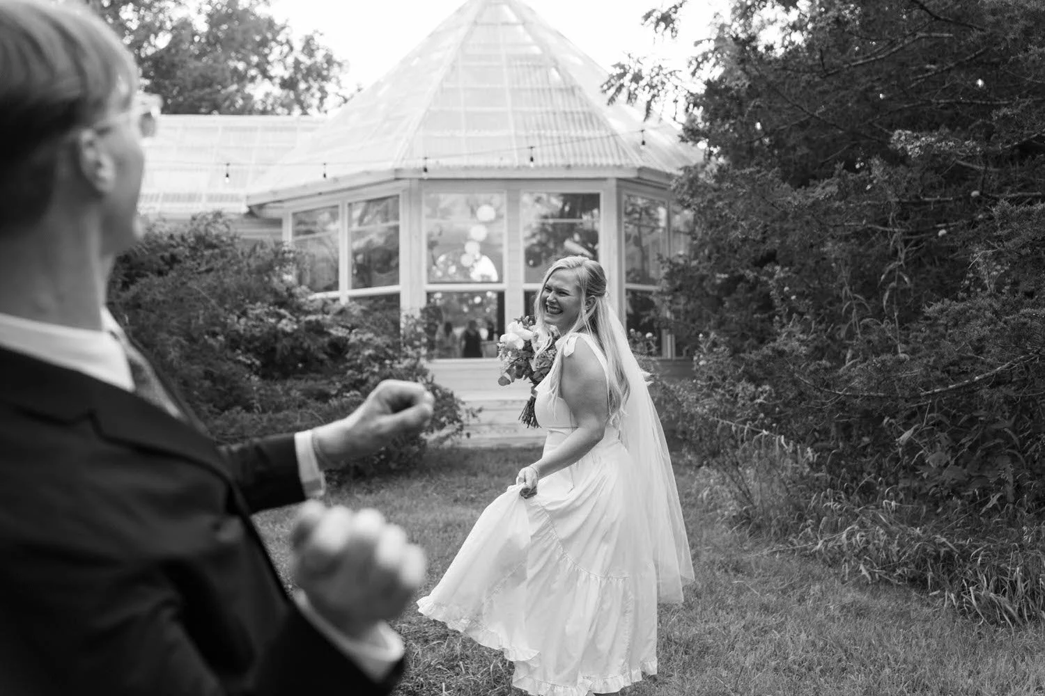 emily-simon-elopement-iris-aisle-winterset-iowa-raelyn-ramey-photography-276.jpg