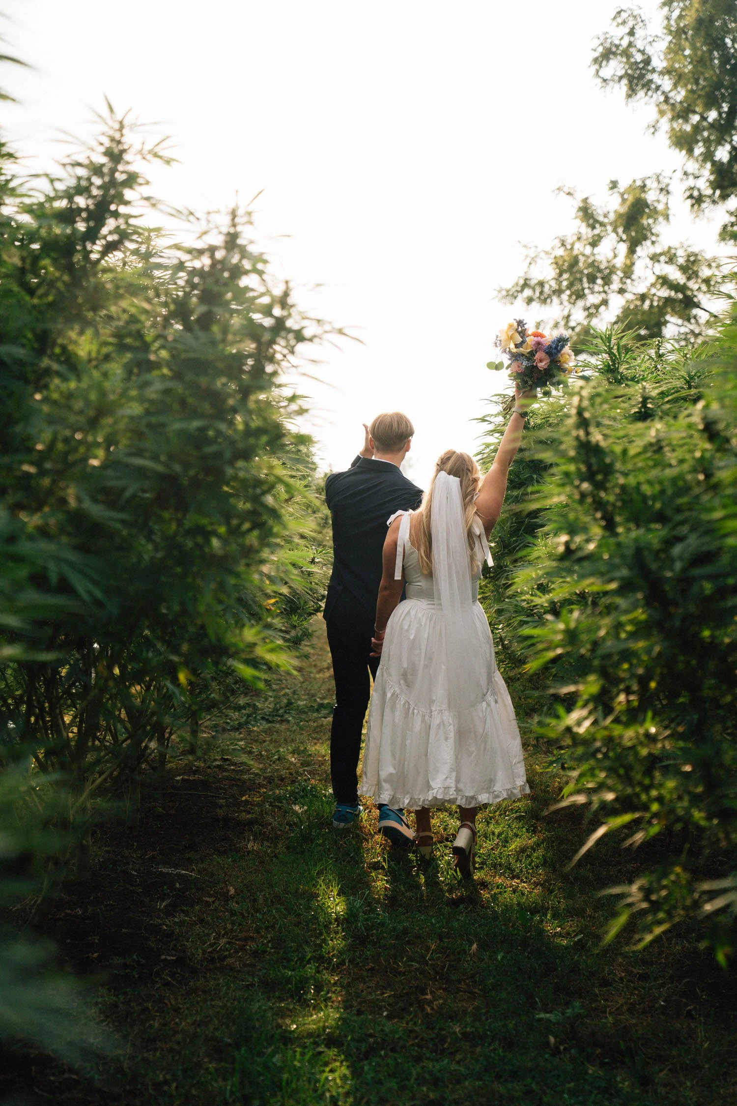 emily-simon-elopement-iris-aisle-winterset-iowa-raelyn-ramey-photography-295.jpg