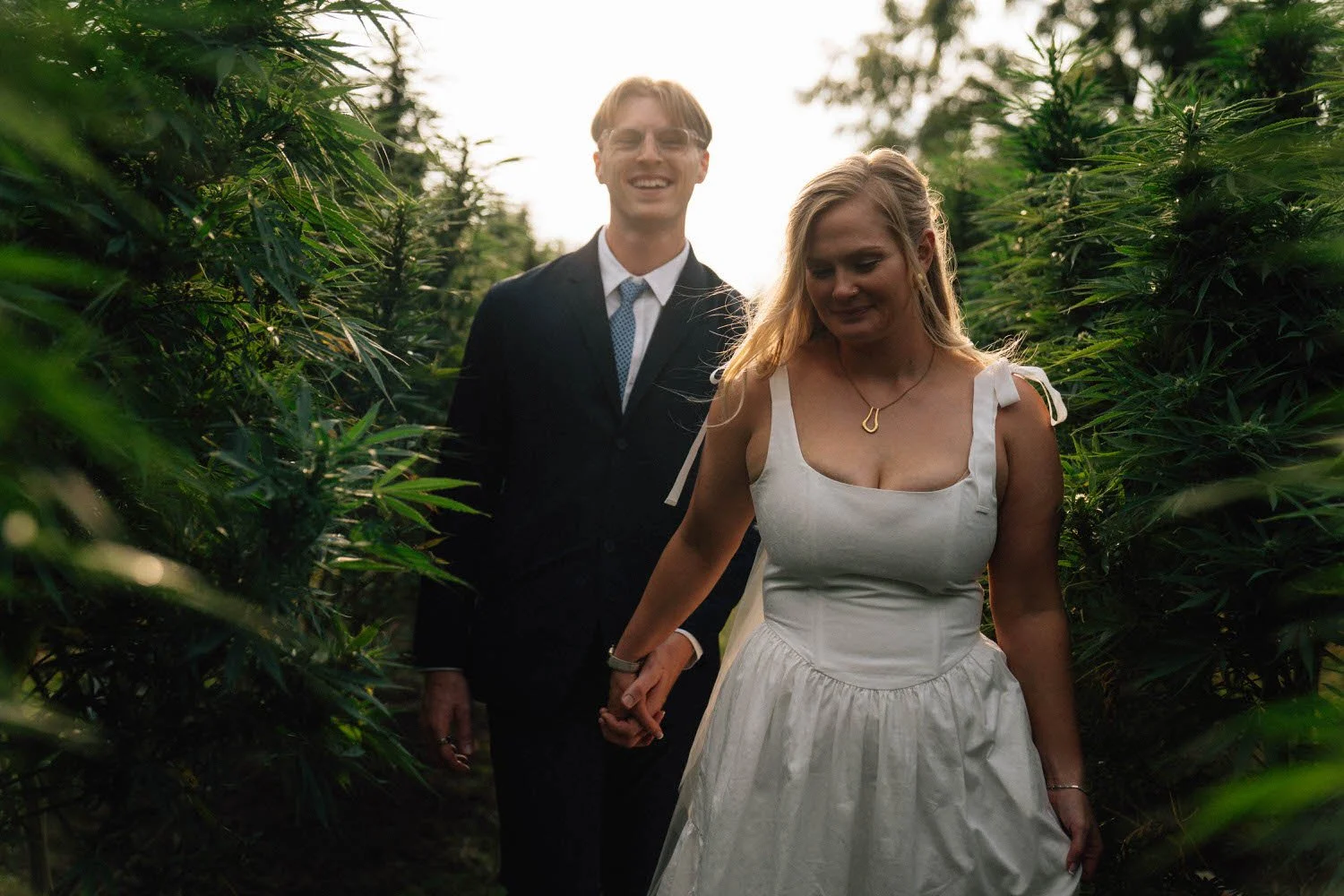 emily-simon-elopement-iris-aisle-winterset-iowa-raelyn-ramey-photography-304.jpg