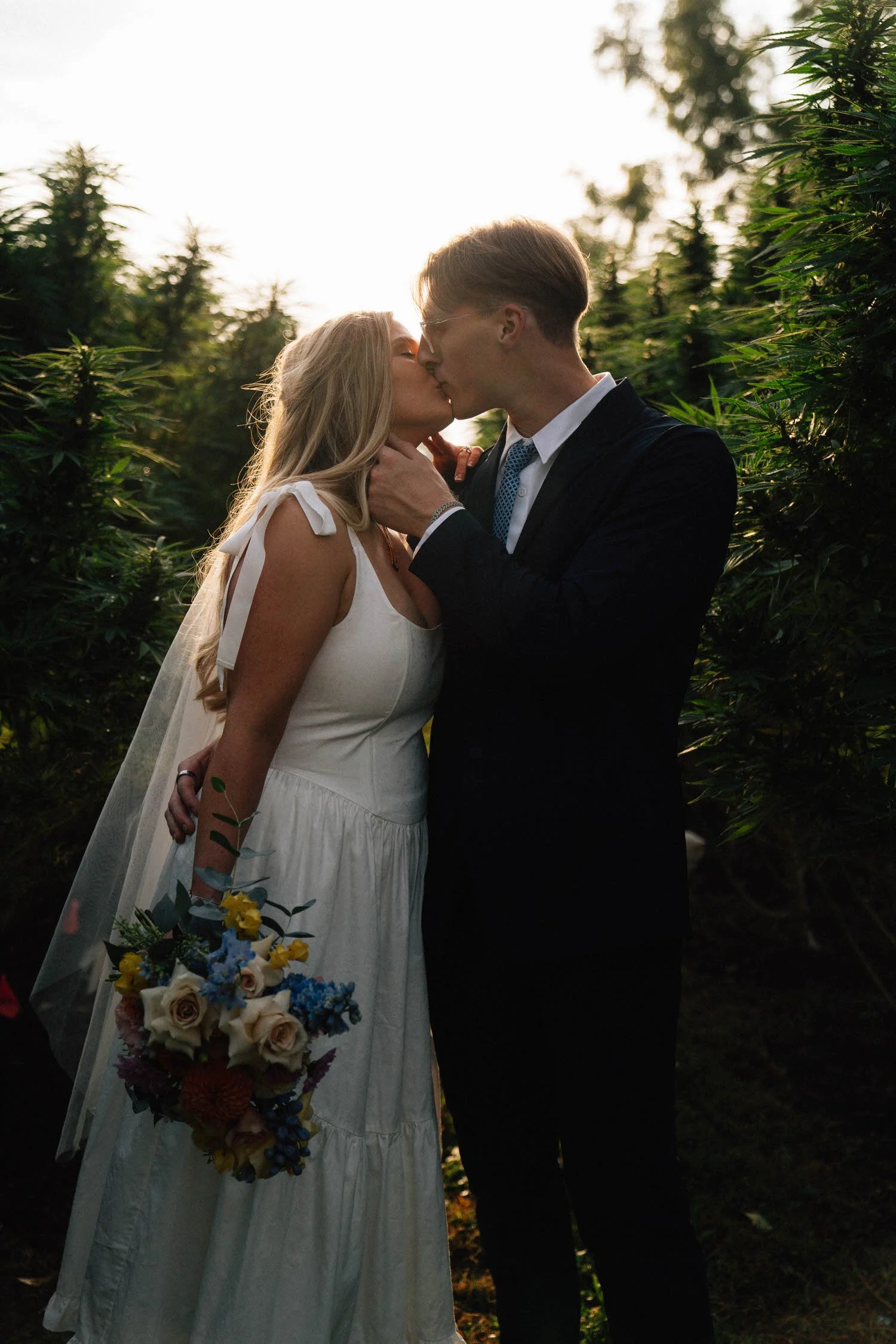 emily-simon-elopement-iris-aisle-winterset-iowa-raelyn-ramey-photography-314.jpg