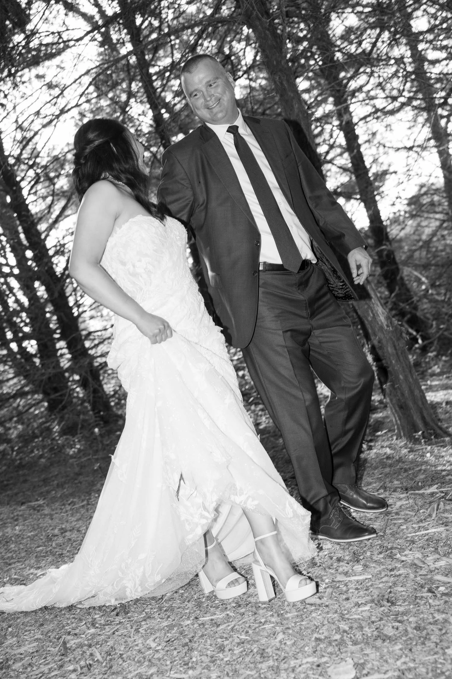 dohna-michael-elopement-iris-aisle-winterset-iowa-raelyn-ramey-photography-140.jpg