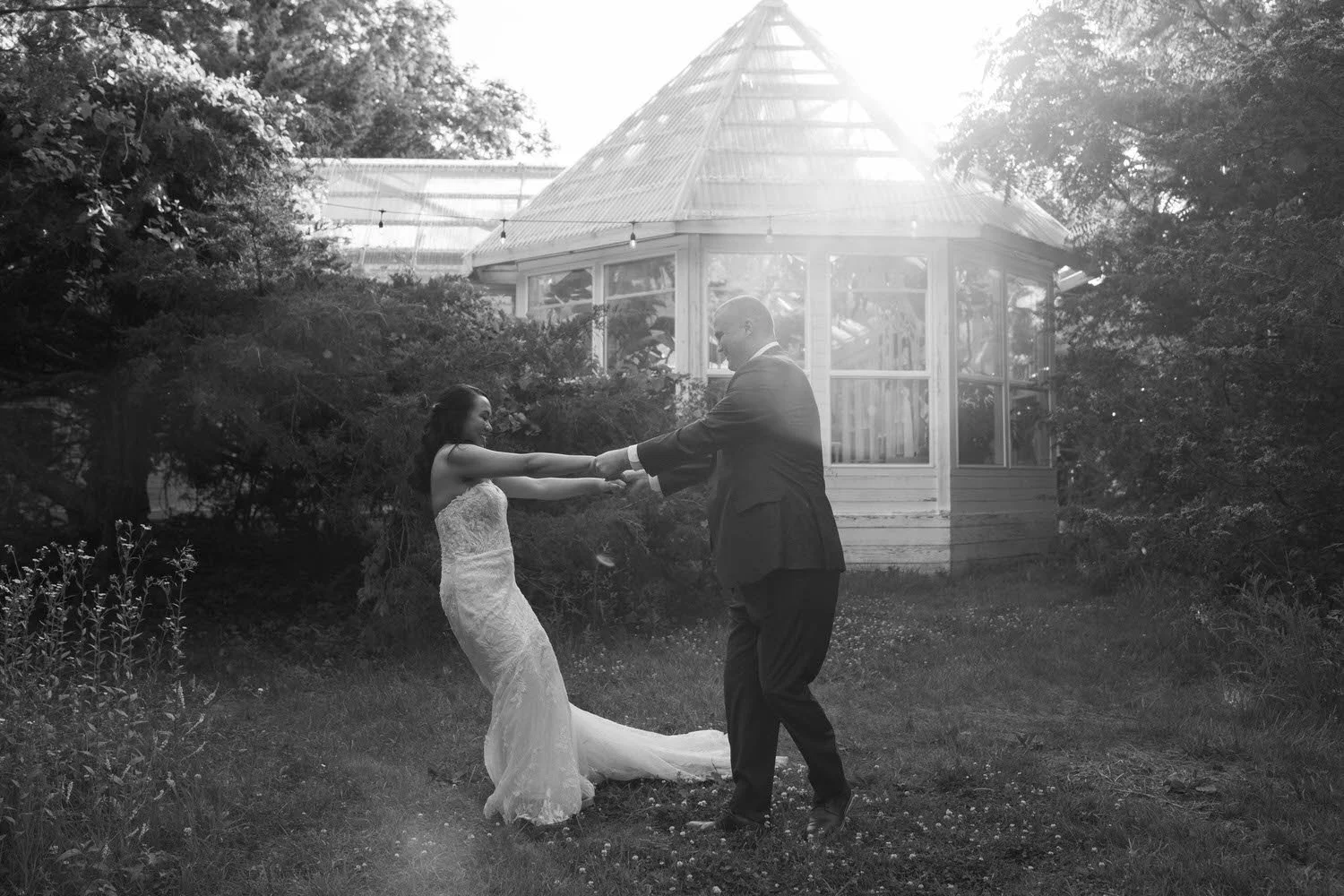 dohna-michael-elopement-iris-aisle-winterset-iowa-raelyn-ramey-photography-153.jpg