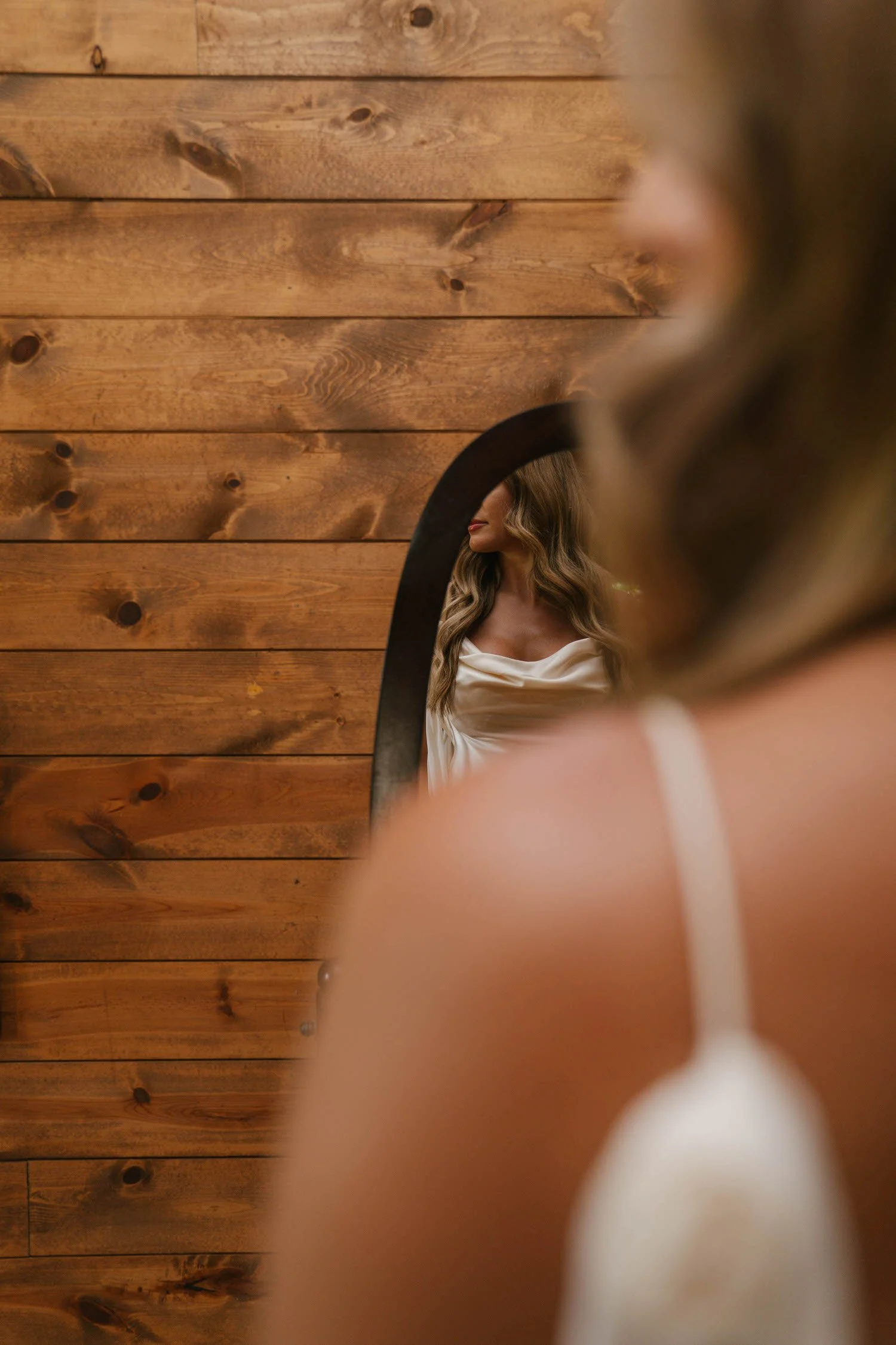 madison-spencer-elopement-iris-aisle-winterset-iowa-raelyn-ramey-photography-19.jpg