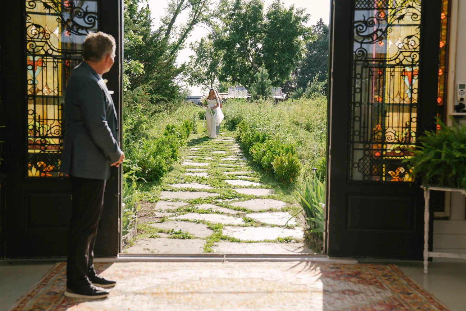 madison-spencer-elopement-iris-aisle-winterset-iowa-raelyn-ramey-photography-43.jpg