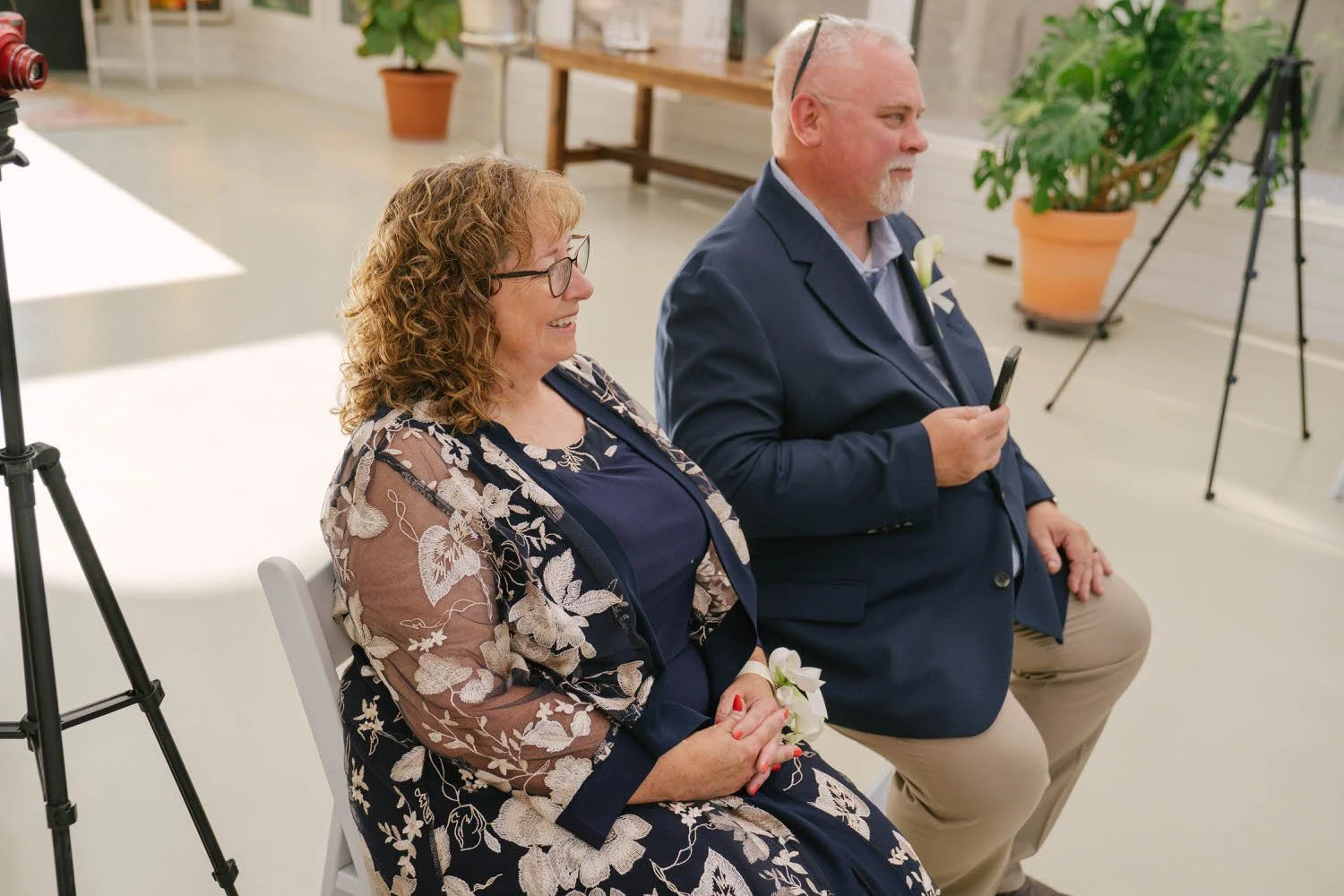 madison-spencer-elopement-iris-aisle-winterset-iowa-raelyn-ramey-photography-66.jpg