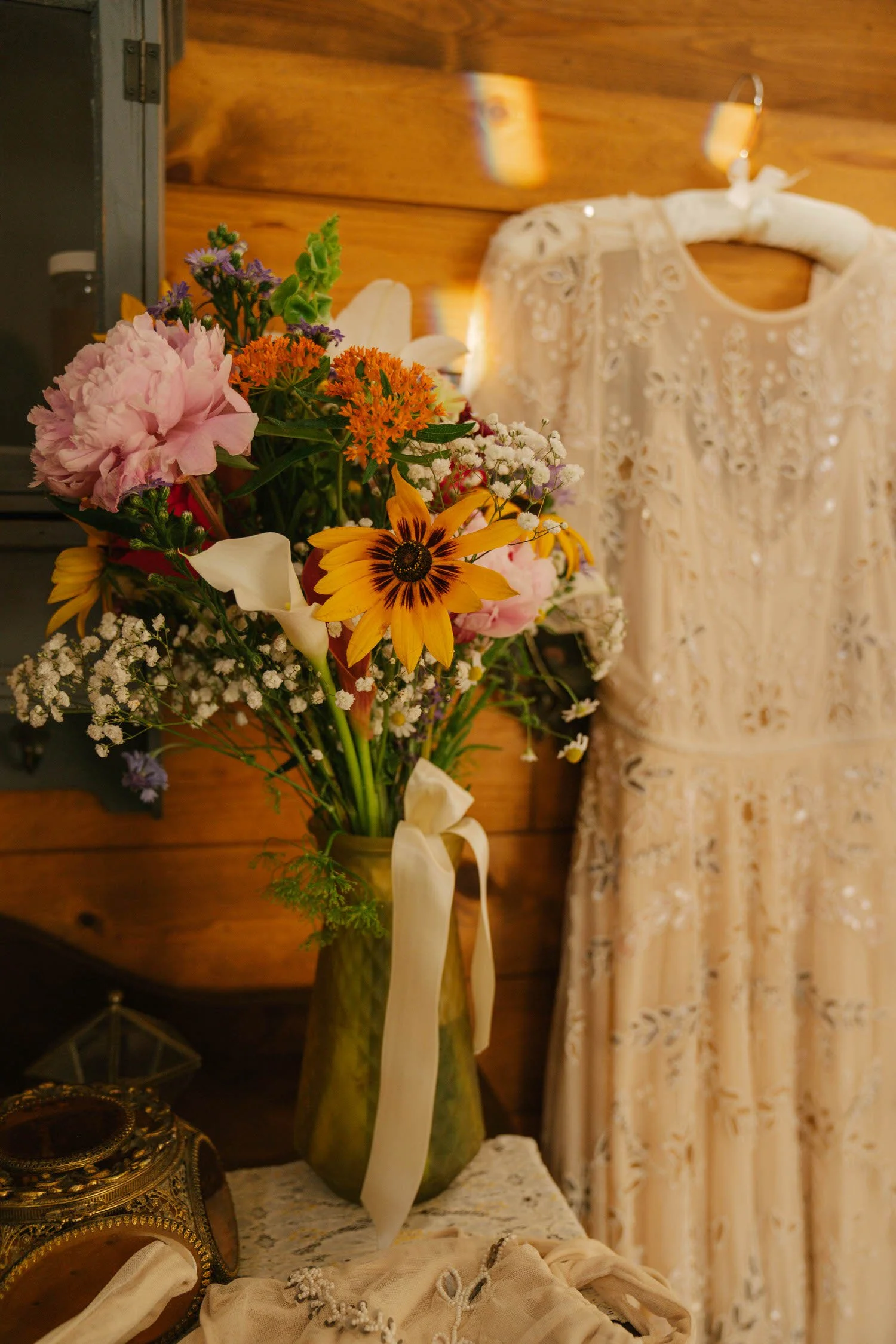 felicia-jeremy-elopement-iris-aisle-winterset-iowa-raelyn-ramey-photography-10.jpg