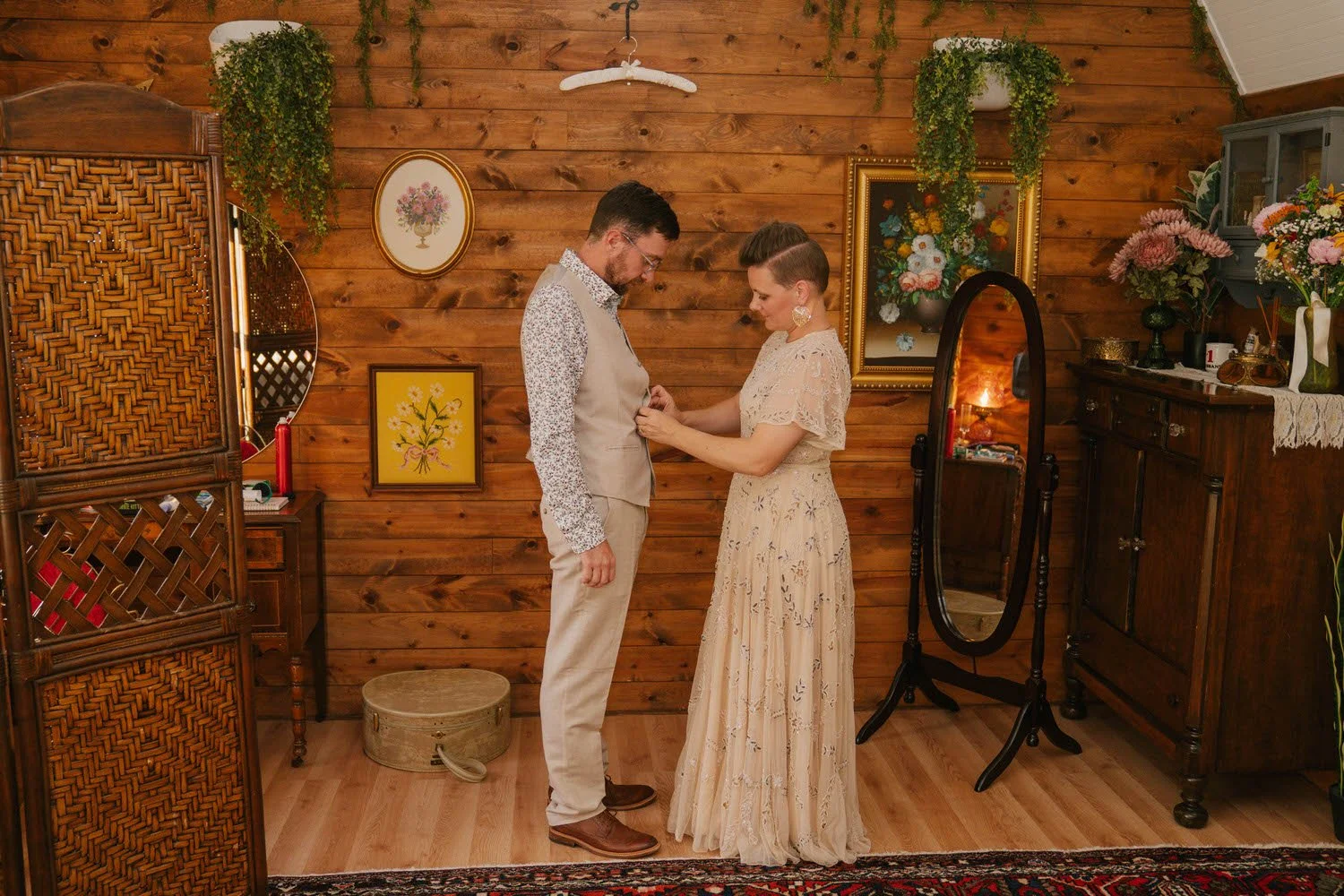 felicia-jeremy-elopement-iris-aisle-winterset-iowa-raelyn-ramey-photography-20.jpg