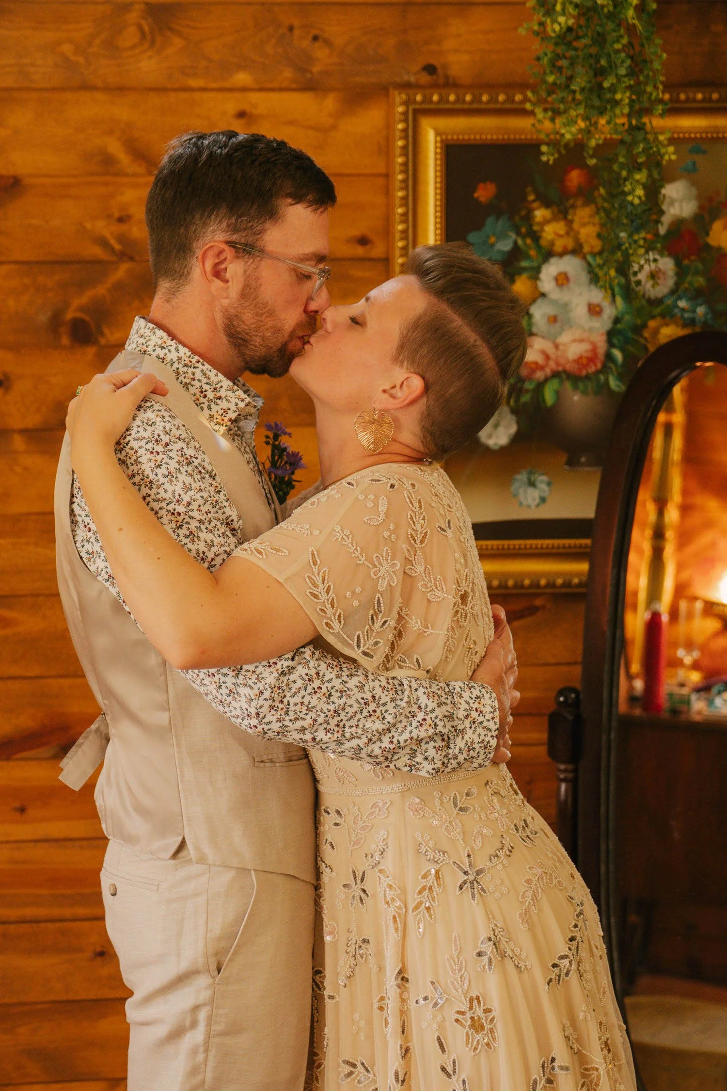 felicia-jeremy-elopement-iris-aisle-winterset-iowa-raelyn-ramey-photography-25.jpg