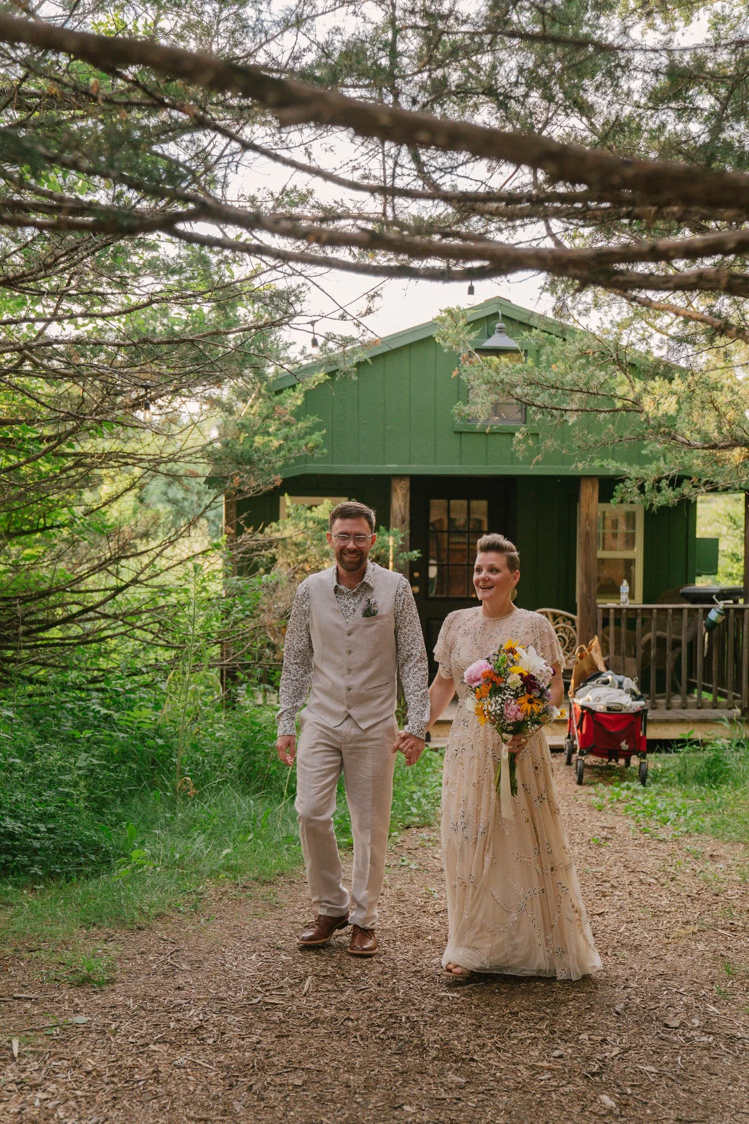 felicia-jeremy-elopement-iris-aisle-winterset-iowa-raelyn-ramey-photography-39.jpg