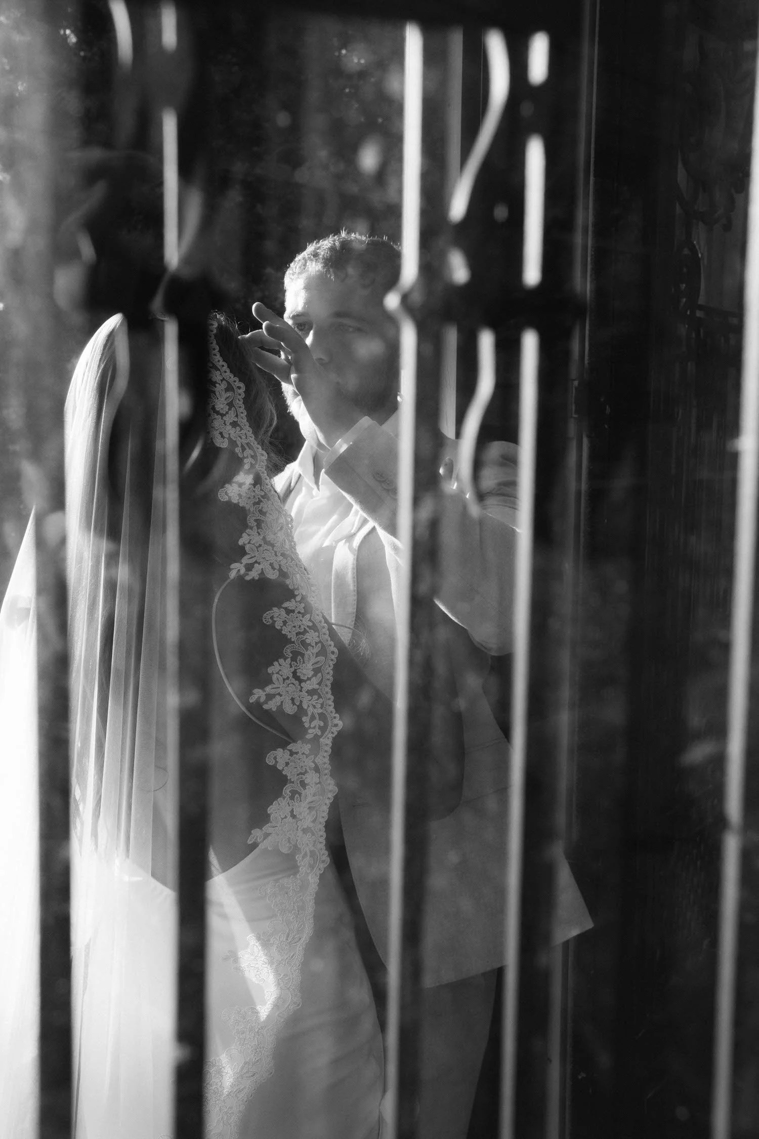 madison-spencer-elopement-iris-aisle-winterset-iowa-raelyn-ramey-photography-187.jpg