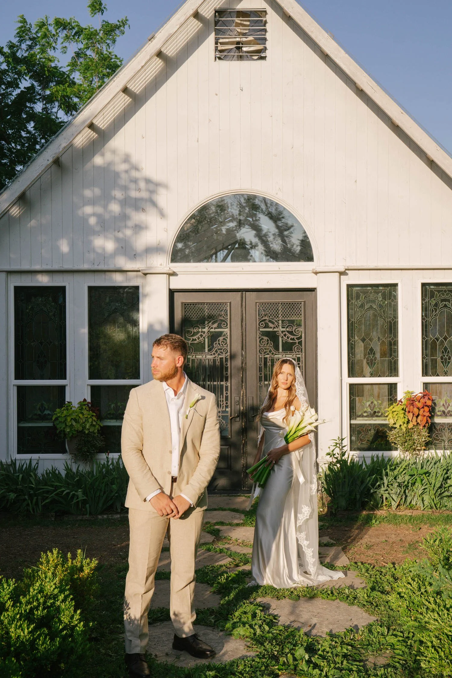 madison-spencer-elopement-iris-aisle-winterset-iowa-raelyn-ramey-photography-202.jpg