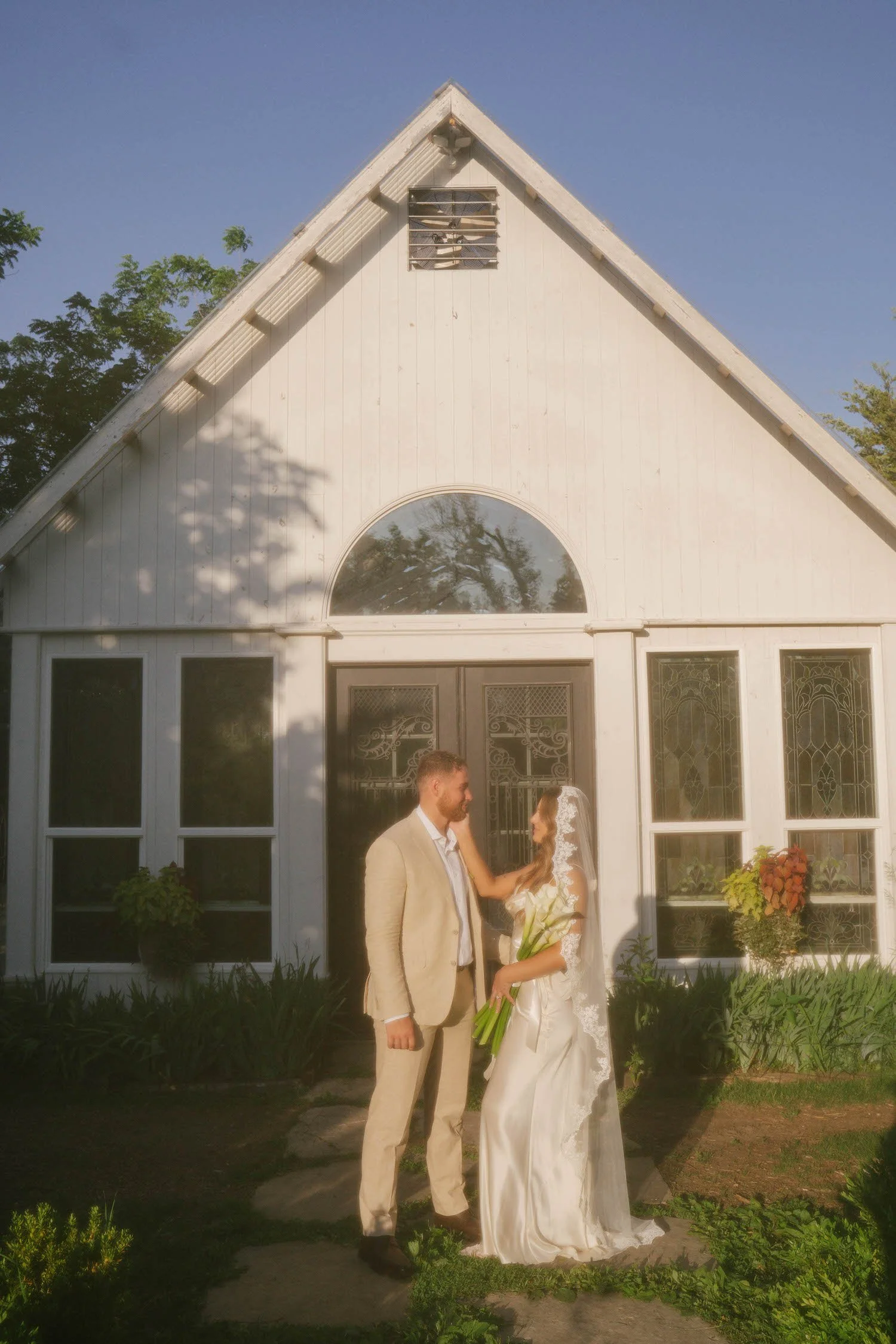 madison-spencer-elopement-iris-aisle-winterset-iowa-raelyn-ramey-photography-203.jpg