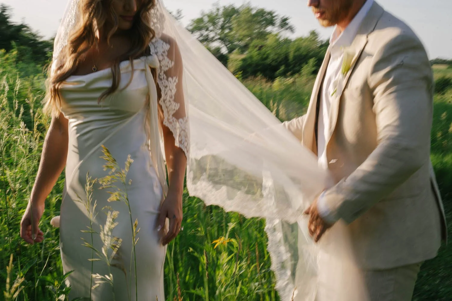 madison-spencer-elopement-iris-aisle-winterset-iowa-raelyn-ramey-photography-215.jpg