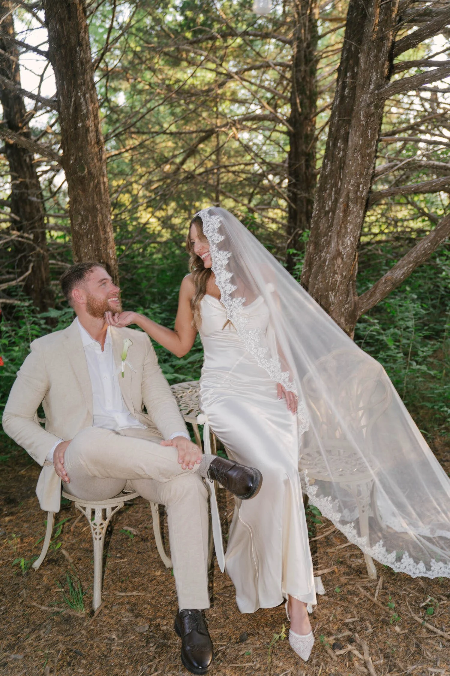madison-spencer-elopement-iris-aisle-winterset-iowa-raelyn-ramey-photography-228.jpg